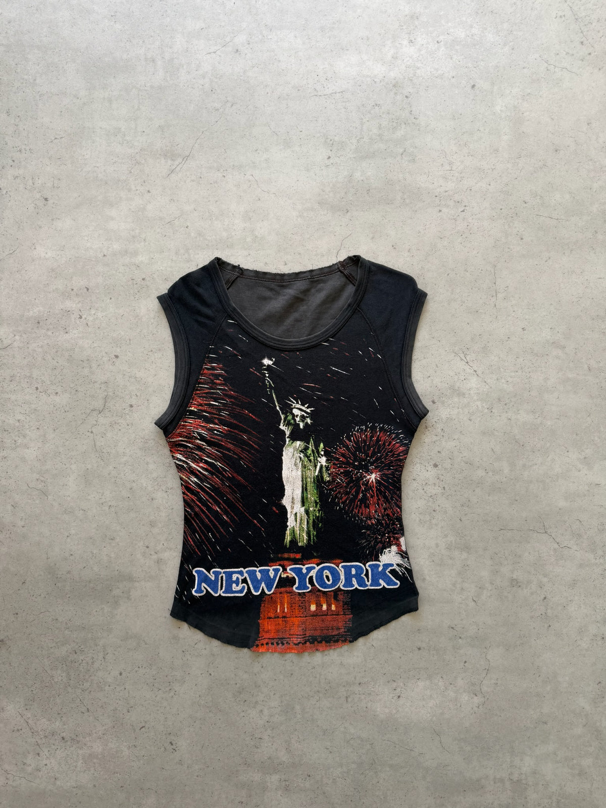 NEW YORK black tank ★ Size est medium