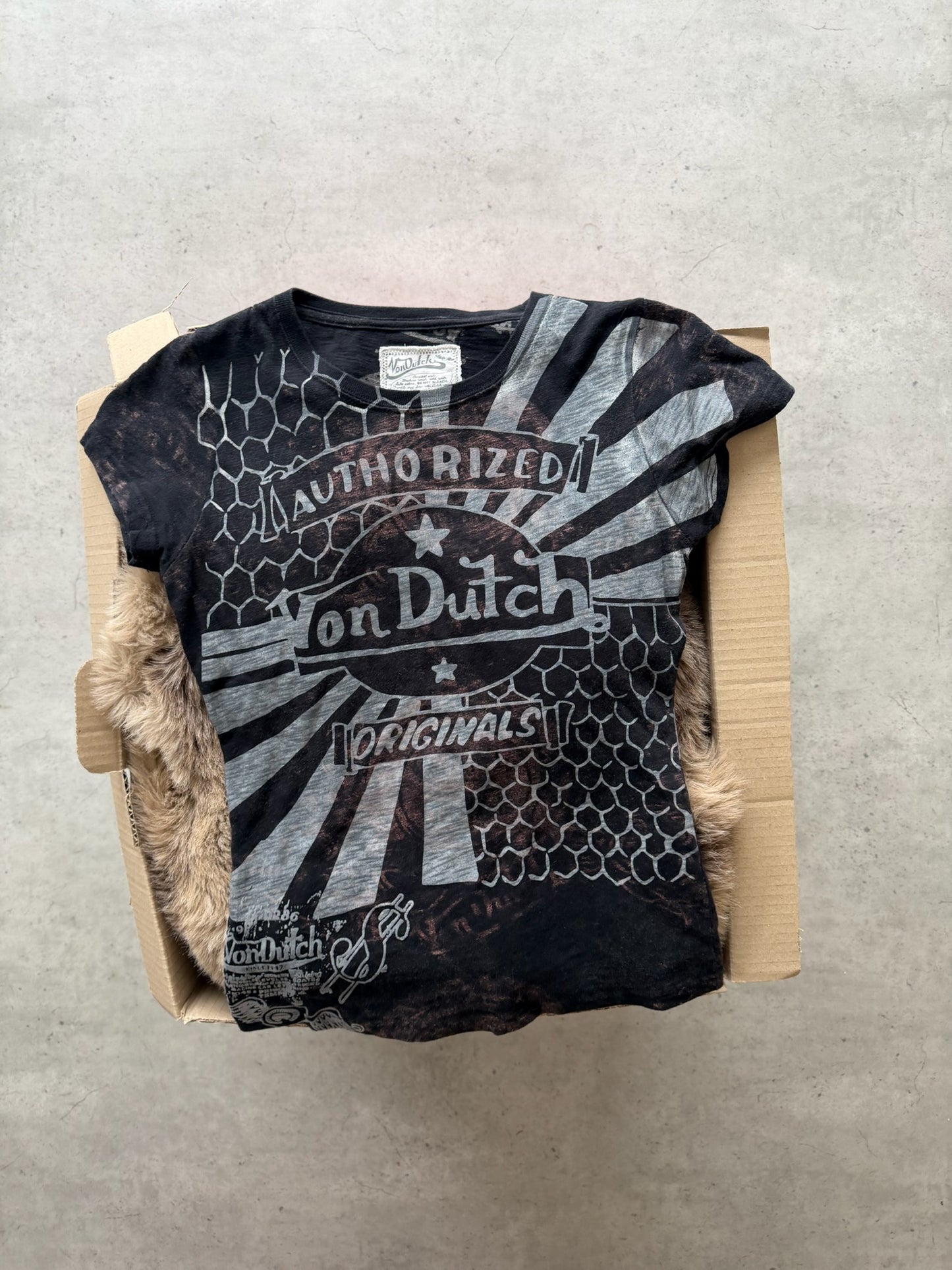 VONDUTCH black + grey graphic tee ★ Size labelled small