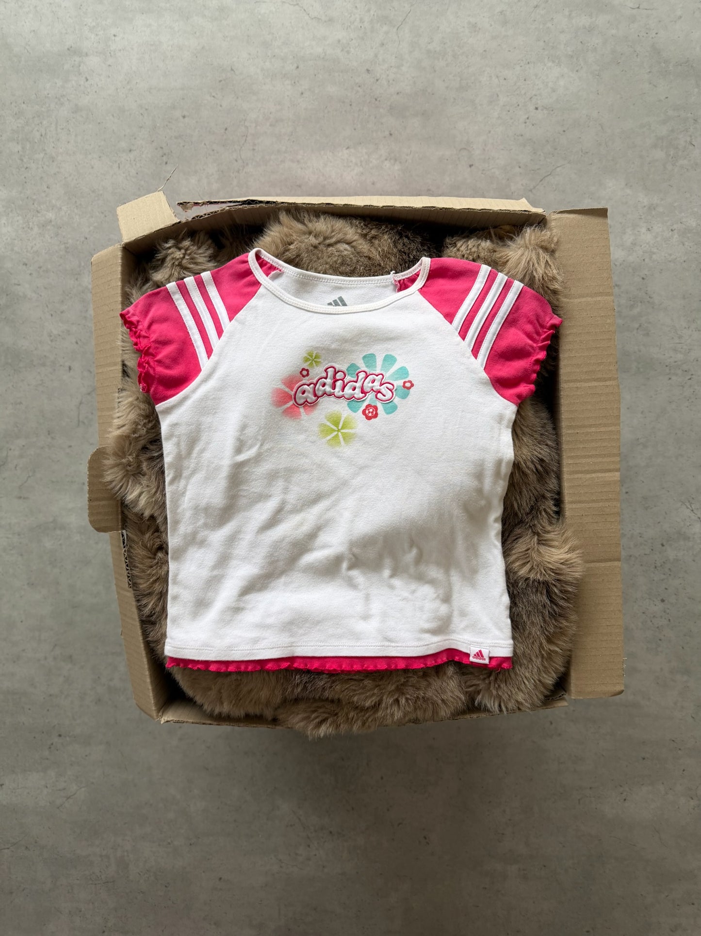 ADIDAS white + pink floral tee ★ Size est small