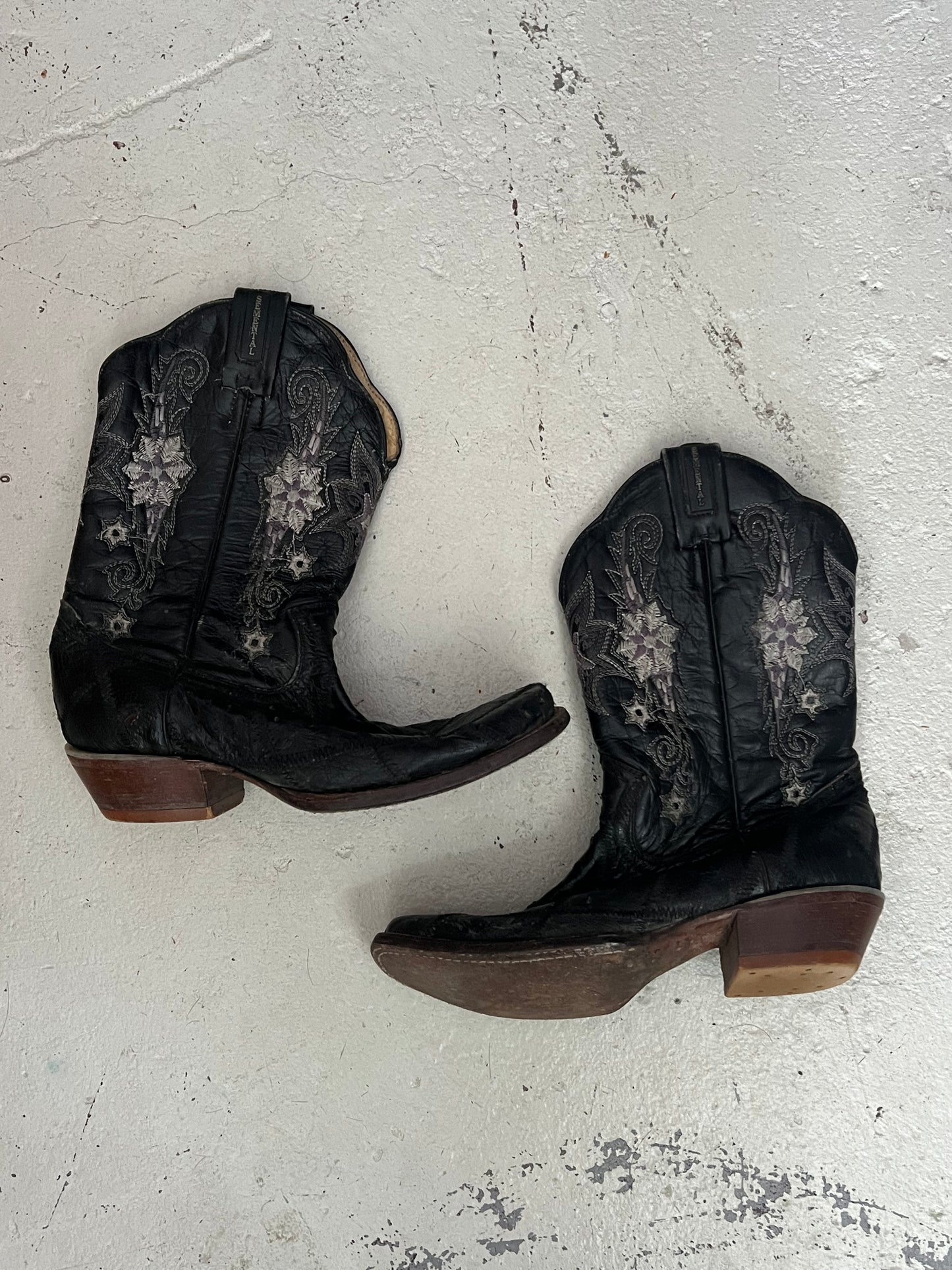 Black floral embroidered cowboy boots ★ 26.5 cm