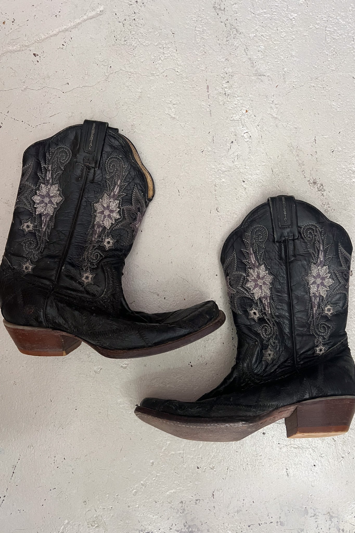 Black floral embroidered cowboy boots ★ 26.5 cm