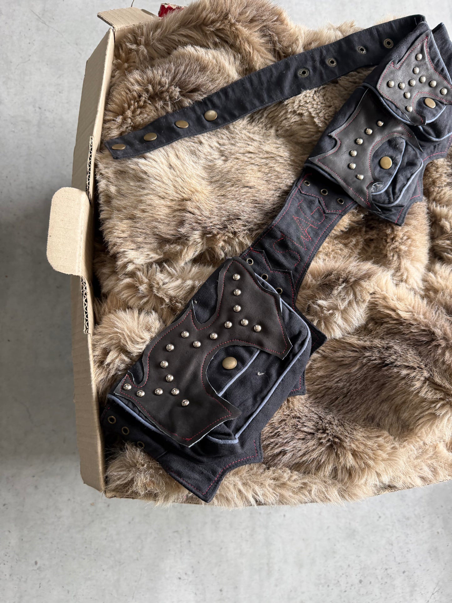SWAG black + red festival belt bag ★