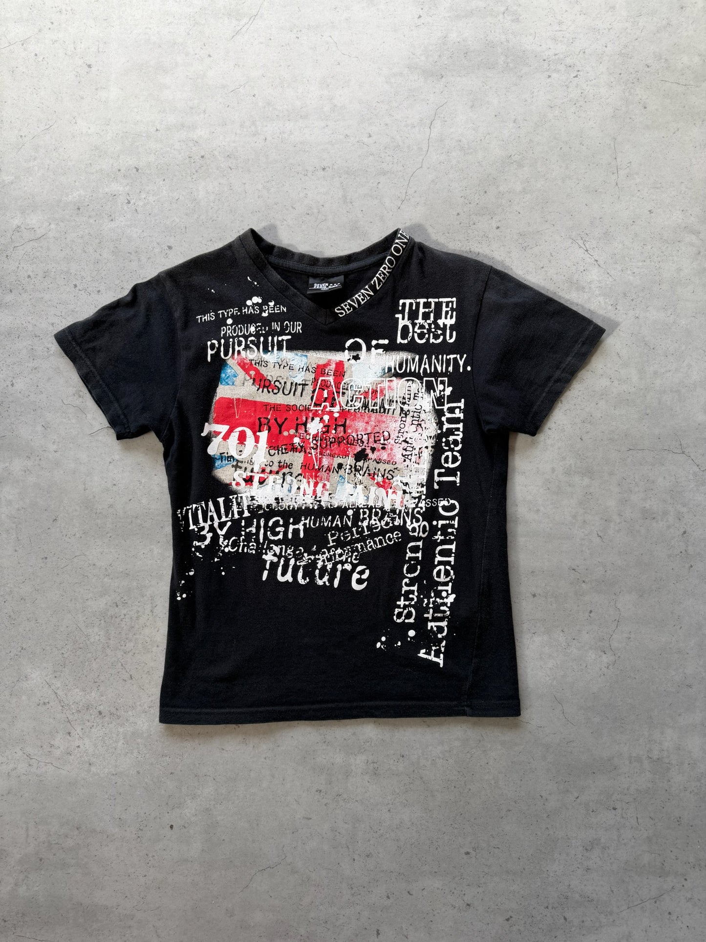 SEVEN ZERO ONE black graphic tee ★ Size est small