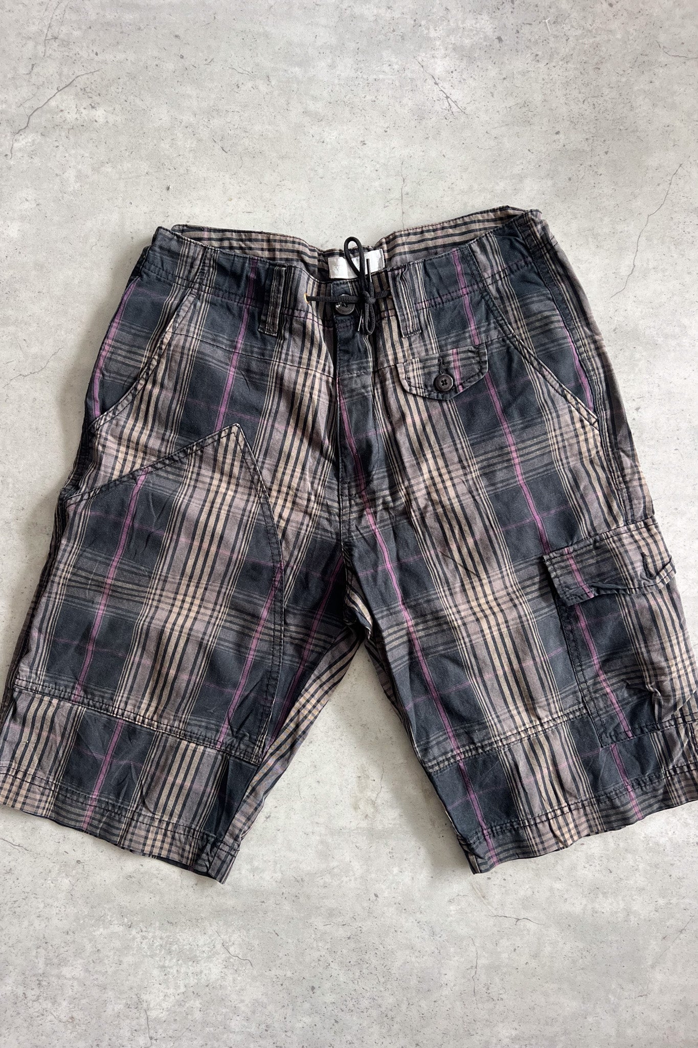 Purple + black plaid jorts  ★ Size estimated small  (DRAWSTRING)
