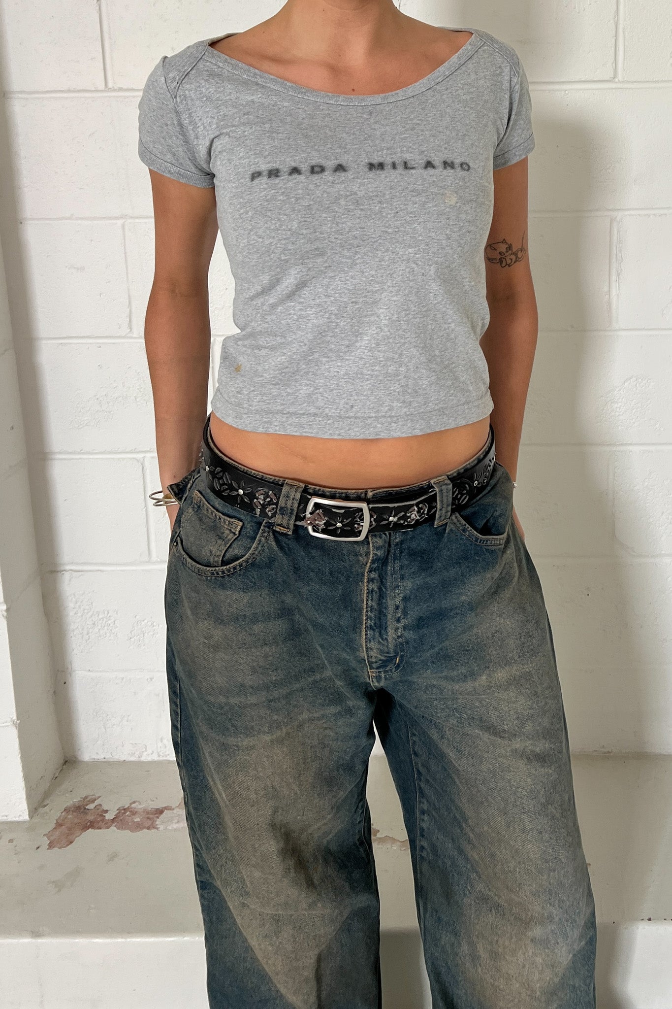 PRADA BL grey baby tee ★ Estimated small