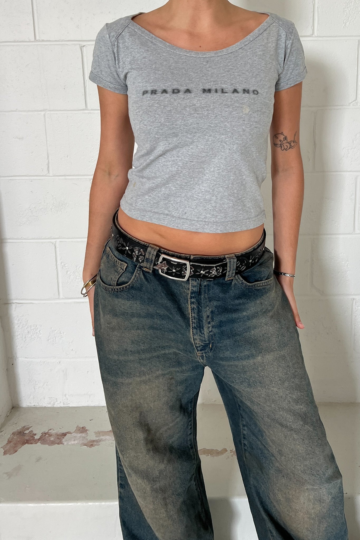 PRADA BL grey baby tee ★ Estimated small