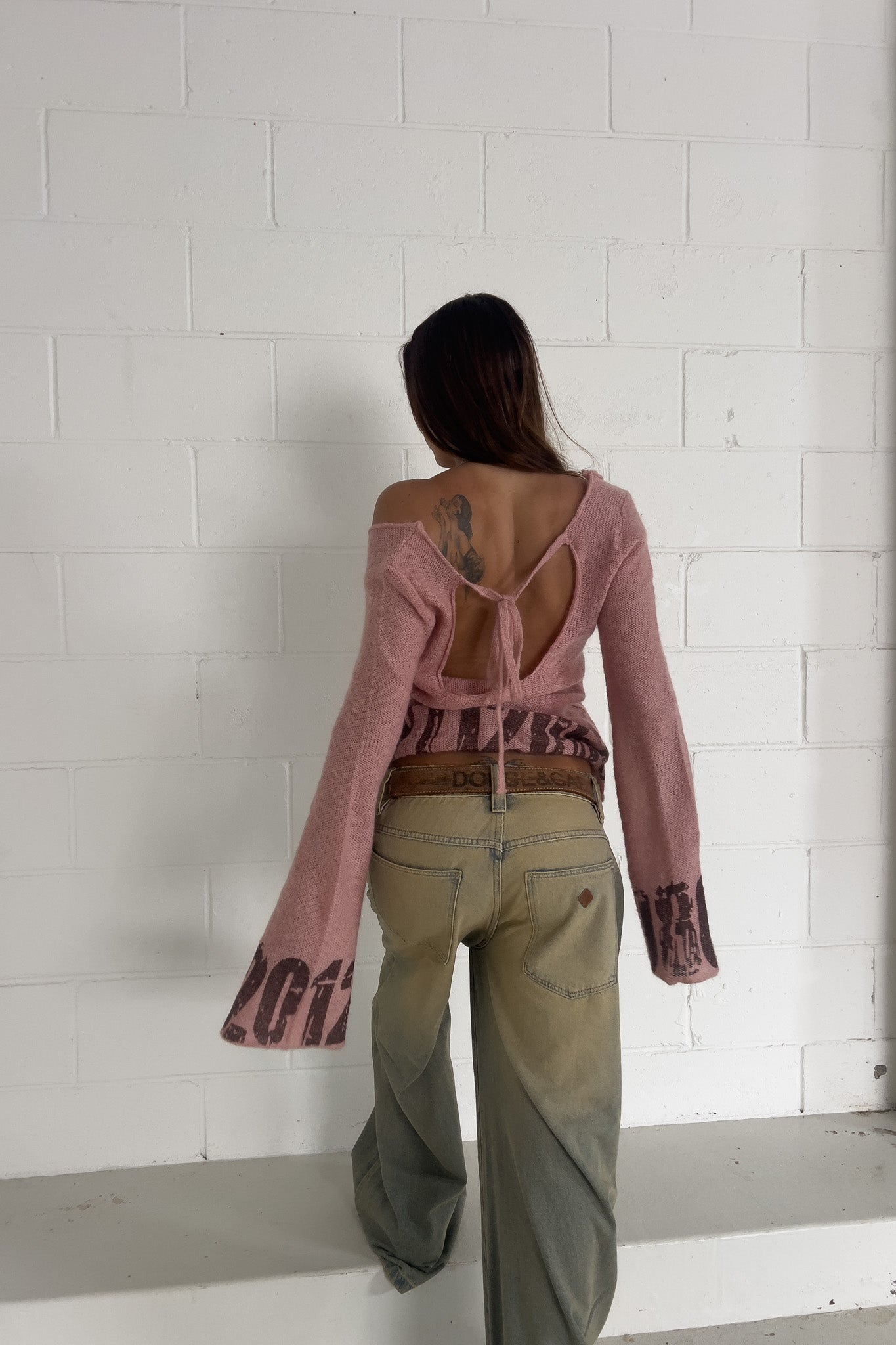 Pink knit graphic top  ★ Size small