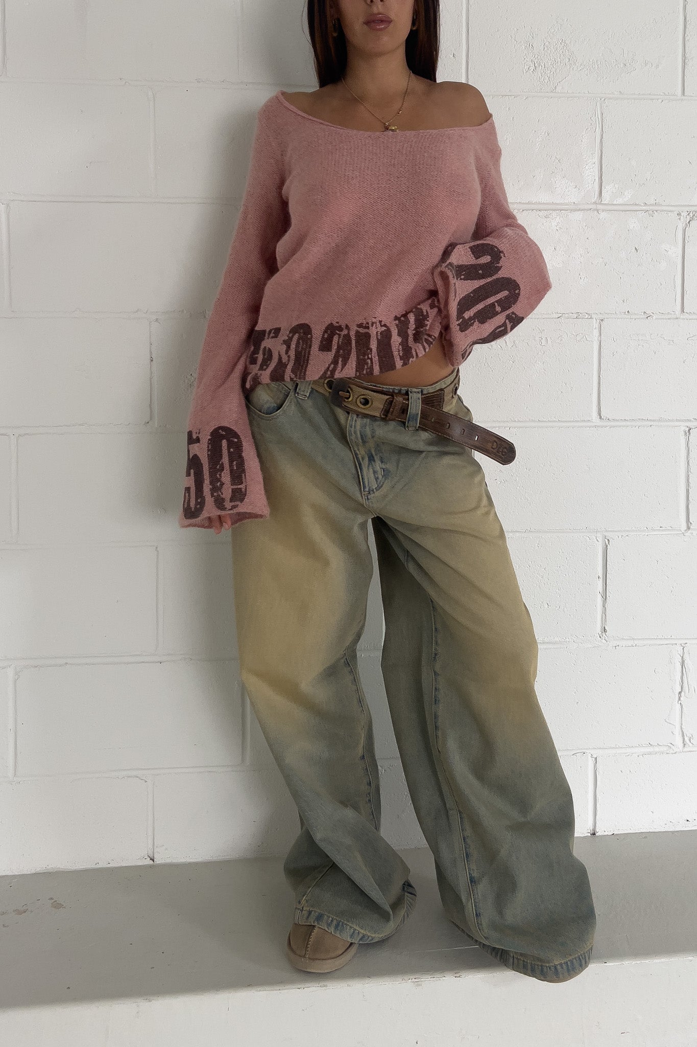 Pink knit graphic top  ★ Size small