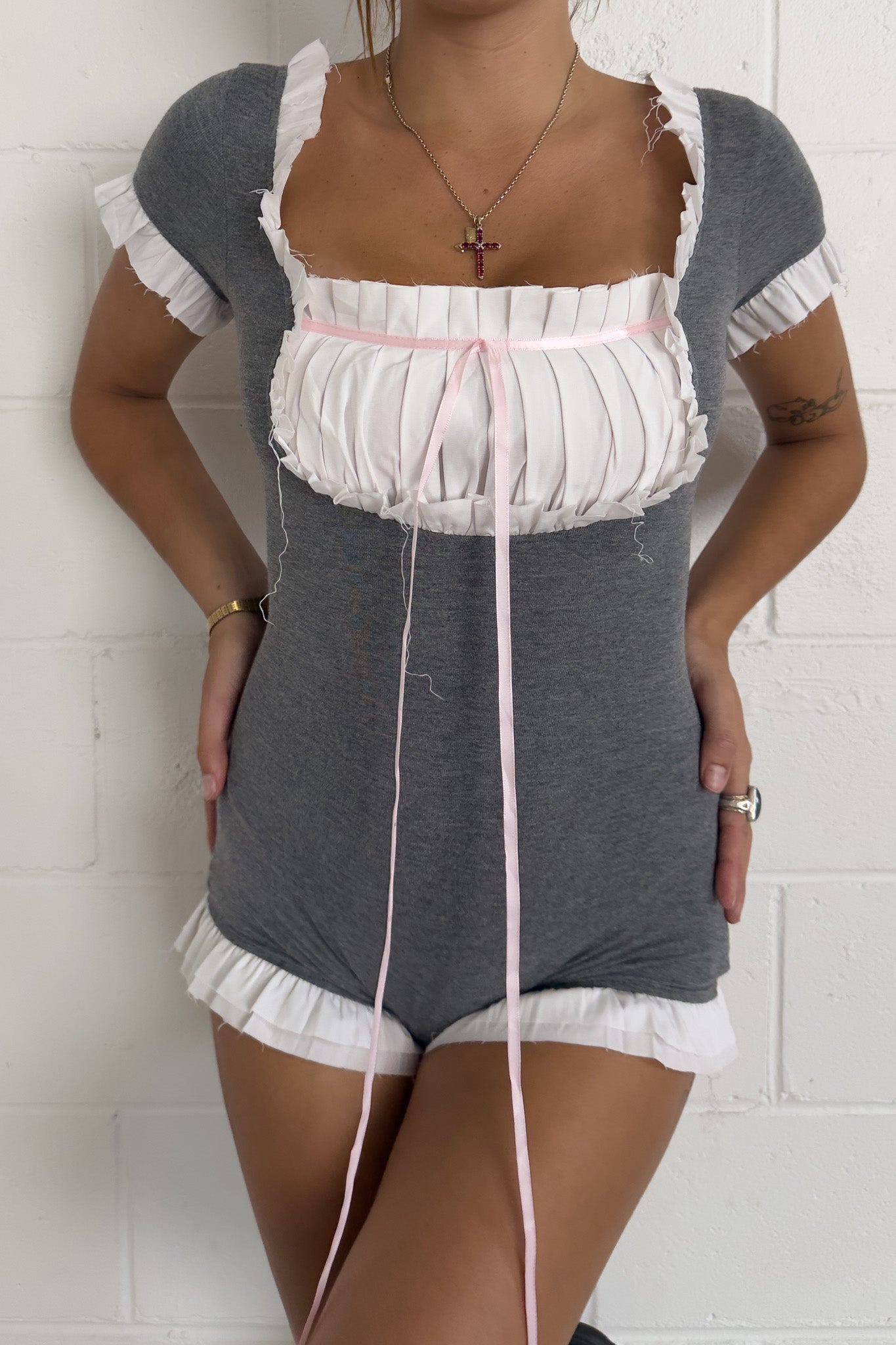 Grey + white pleated vintage jumpsuit ★ Size estimated small