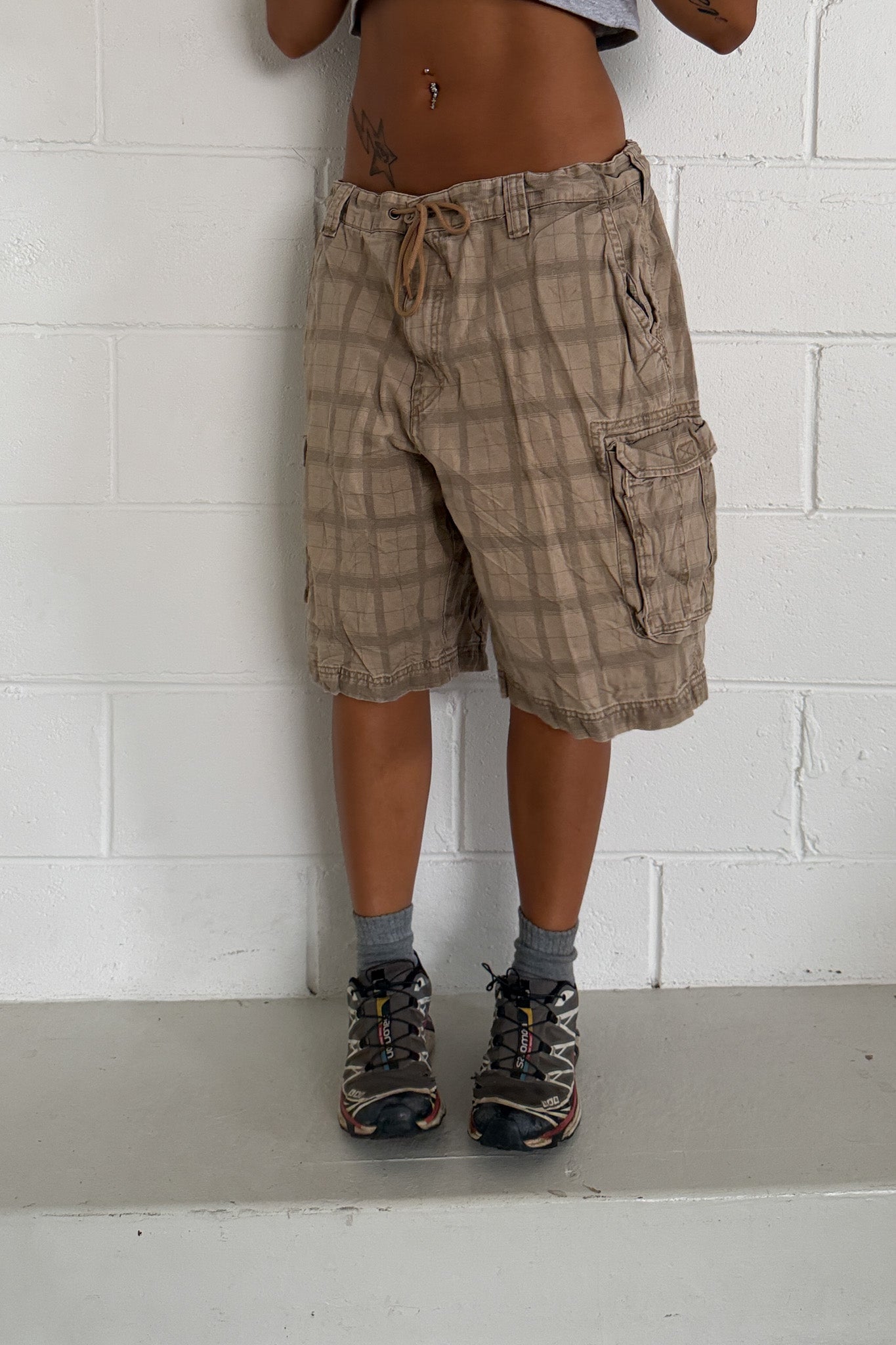 IZOD brown plaid shorts ★ One size adjustable waist