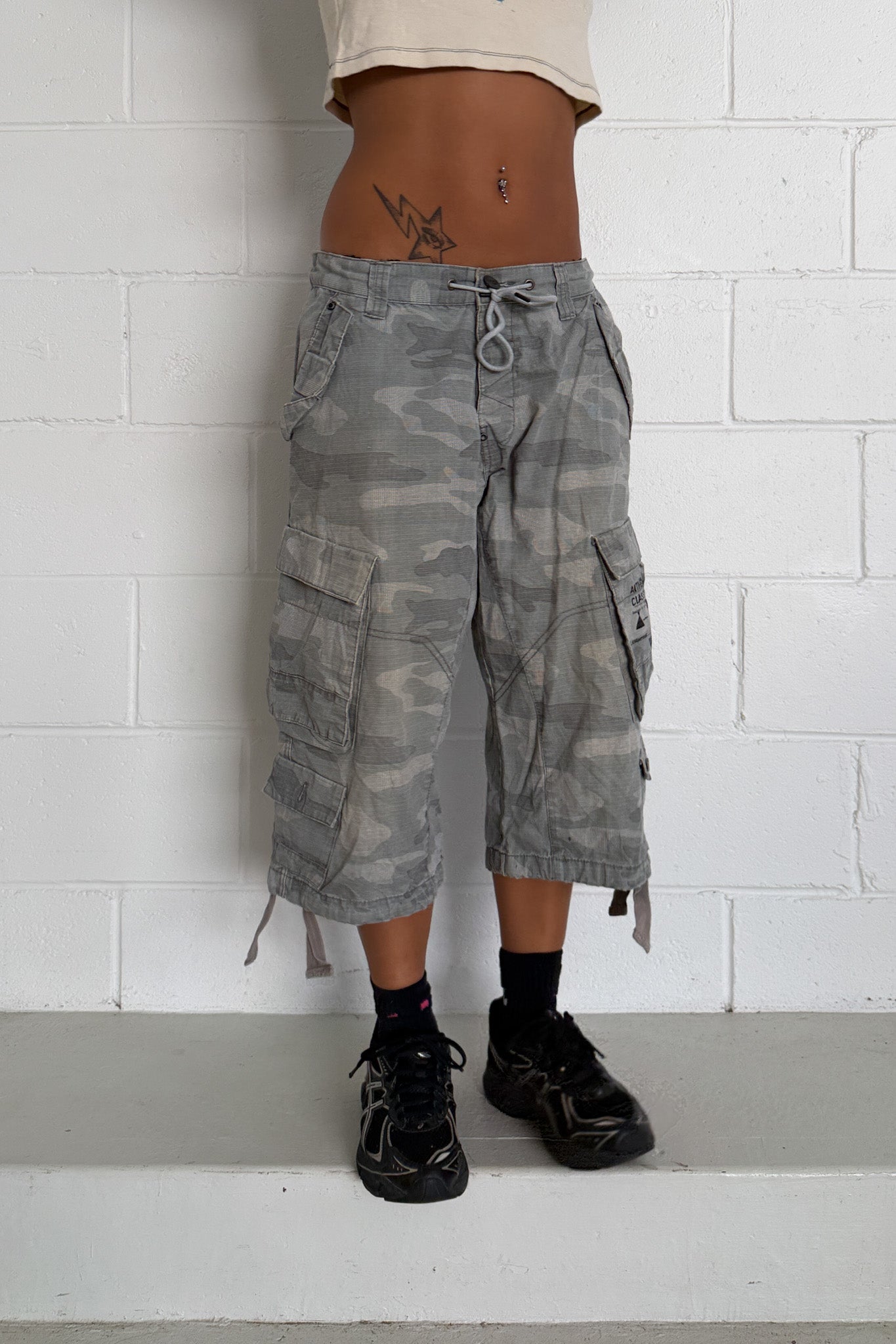 Authentic classic camo capris ★ One size adjustable waist