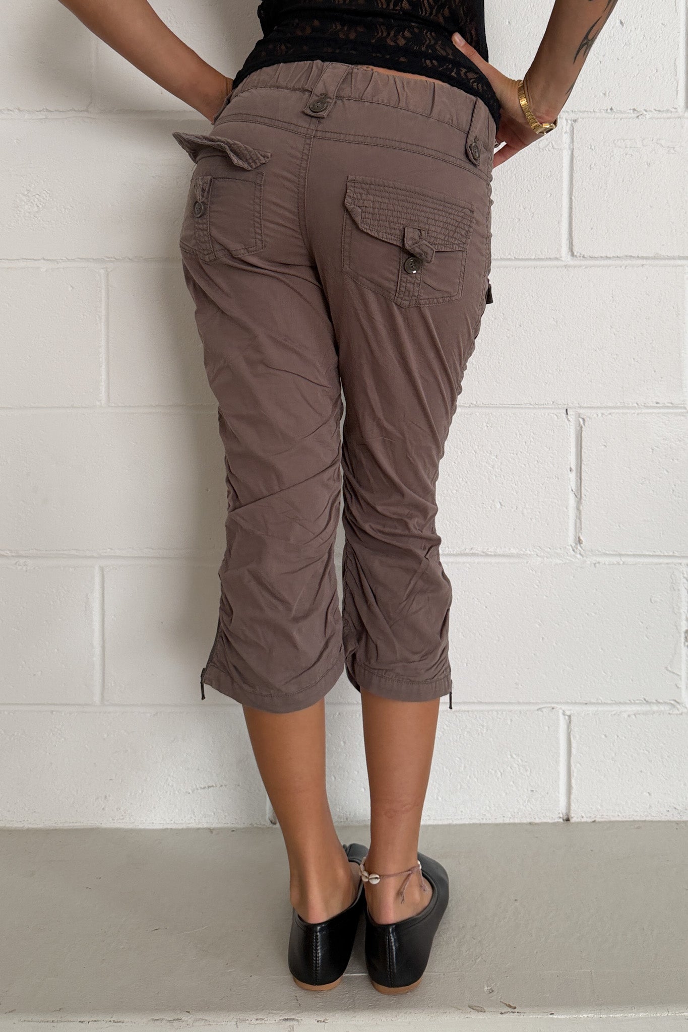 Light brown capris ★ Size est small