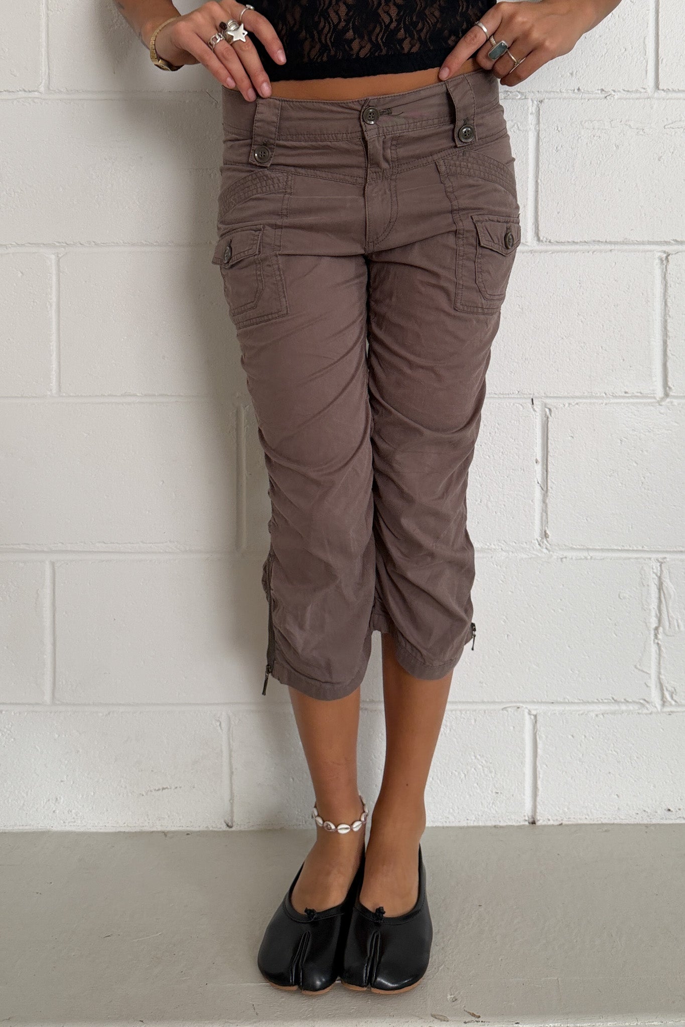 Light brown capris ★ Size est small