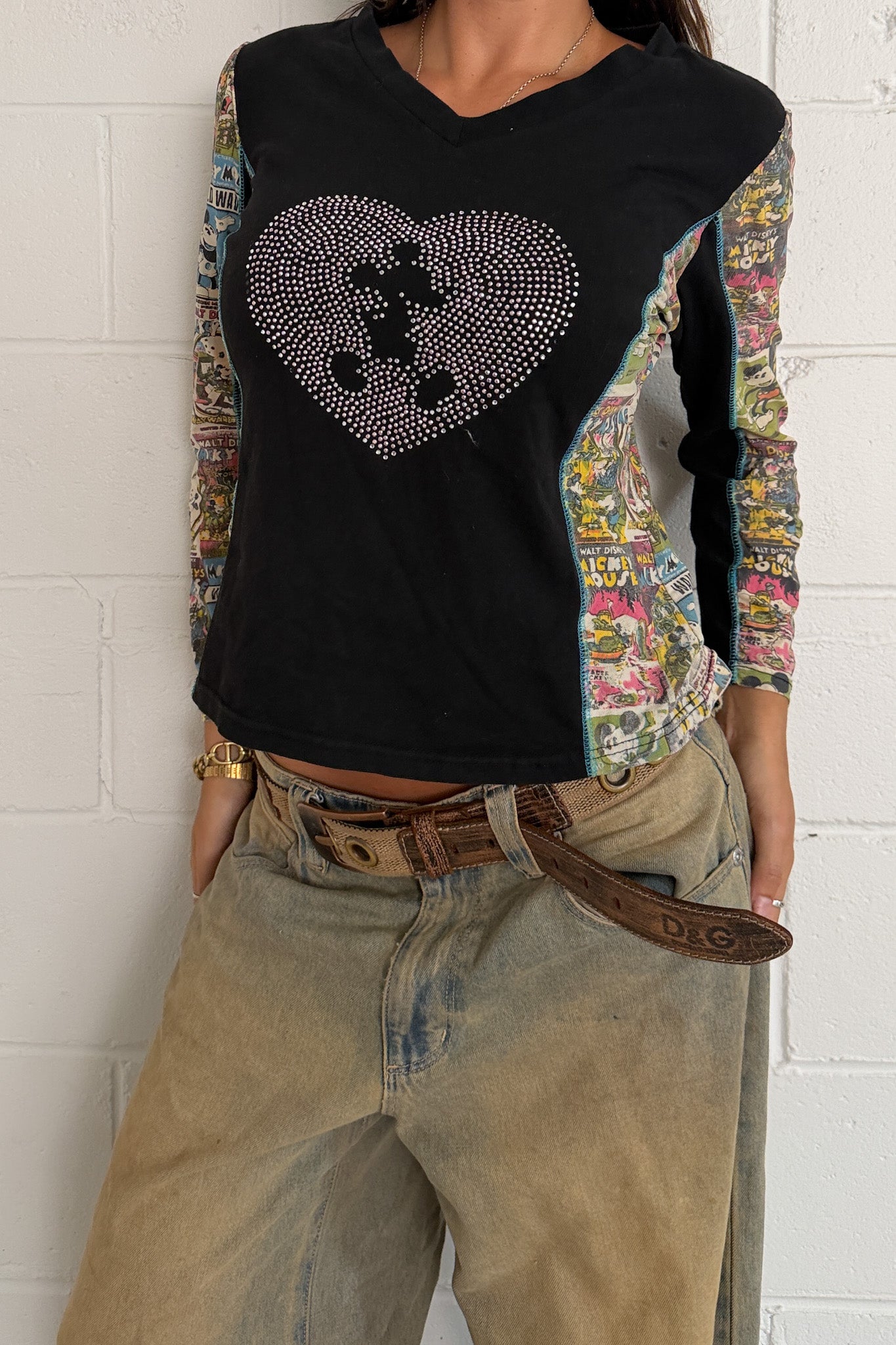 Mickey mouse graphic long sleeve top ★ Size est medium