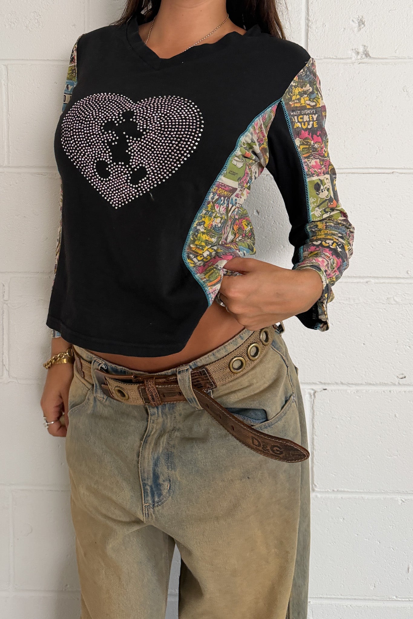 Mickey mouse graphic long sleeve top ★ Size est medium