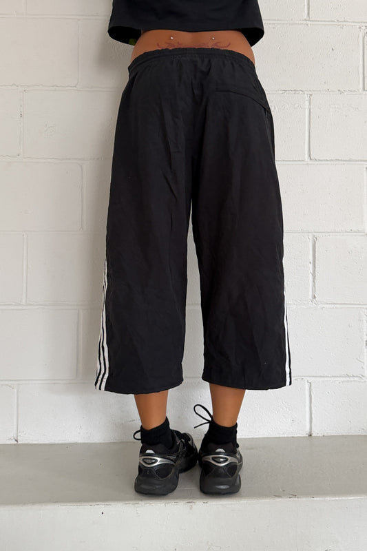 ADIDAS black & white capris ★ Size medium