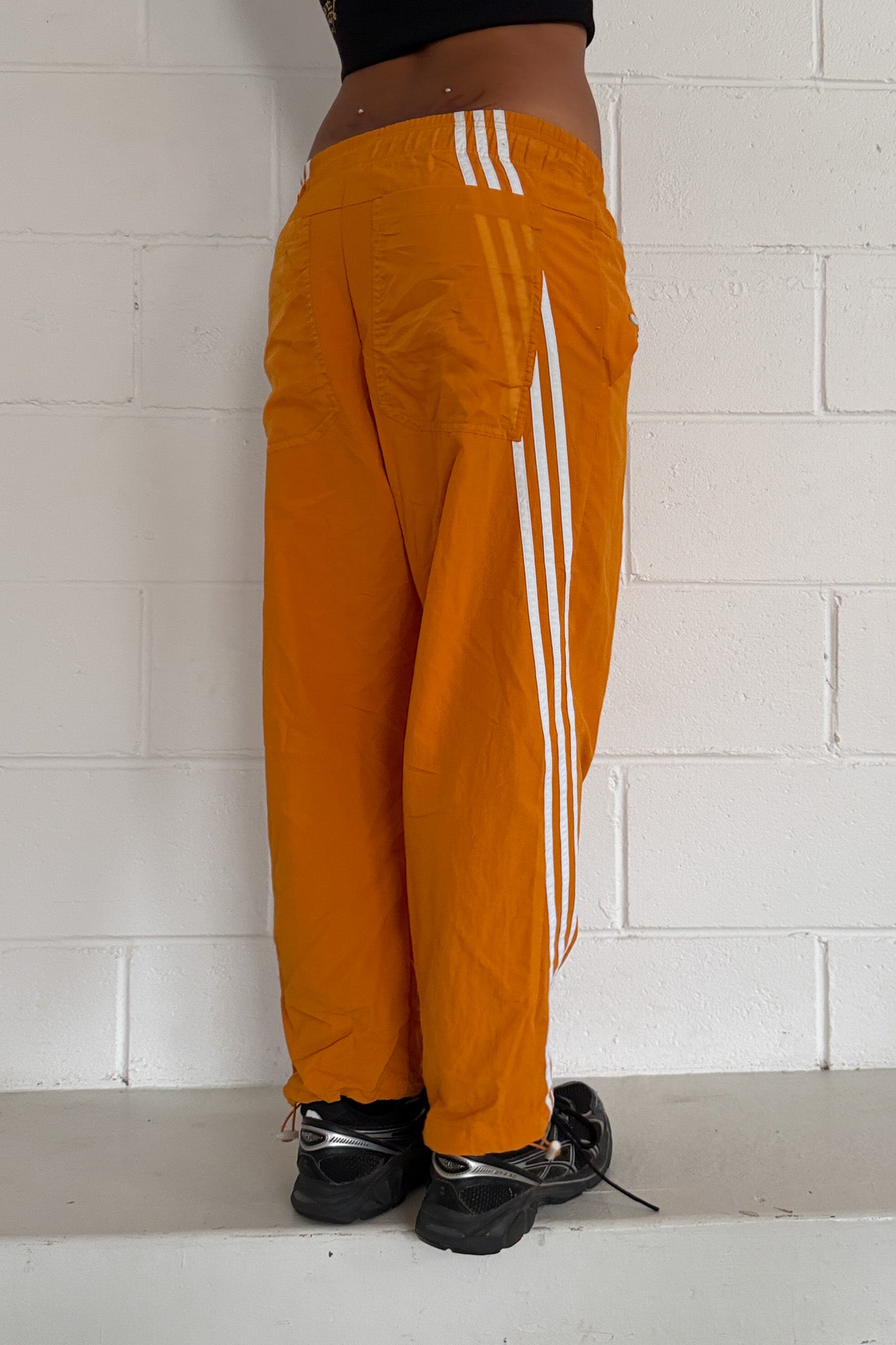 ADIDAS orange & white capris ★ Size XS