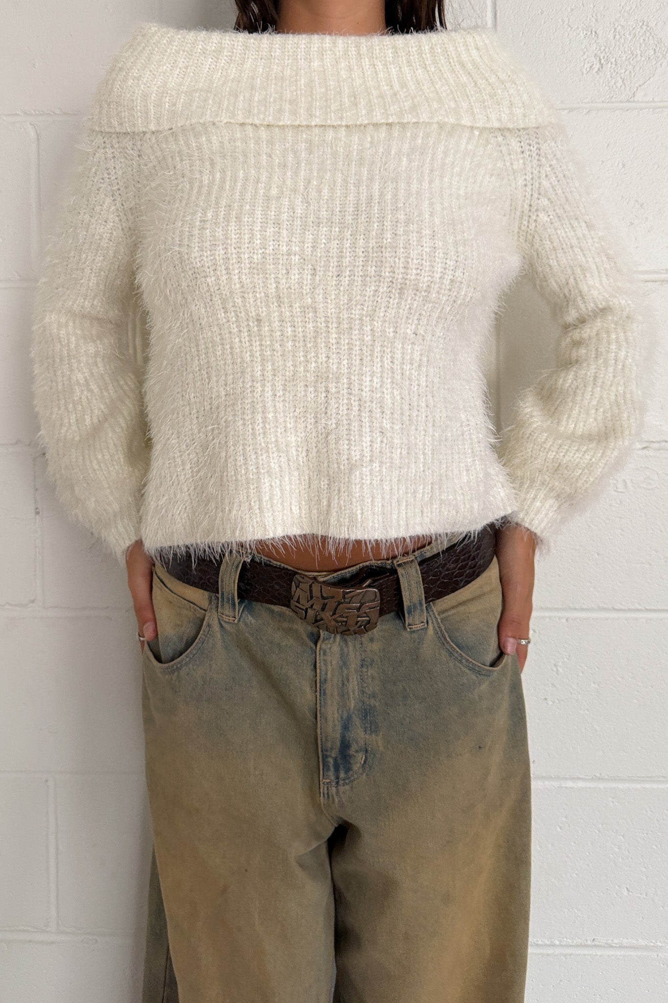 White fuzzy longsleeve ★ Size est large