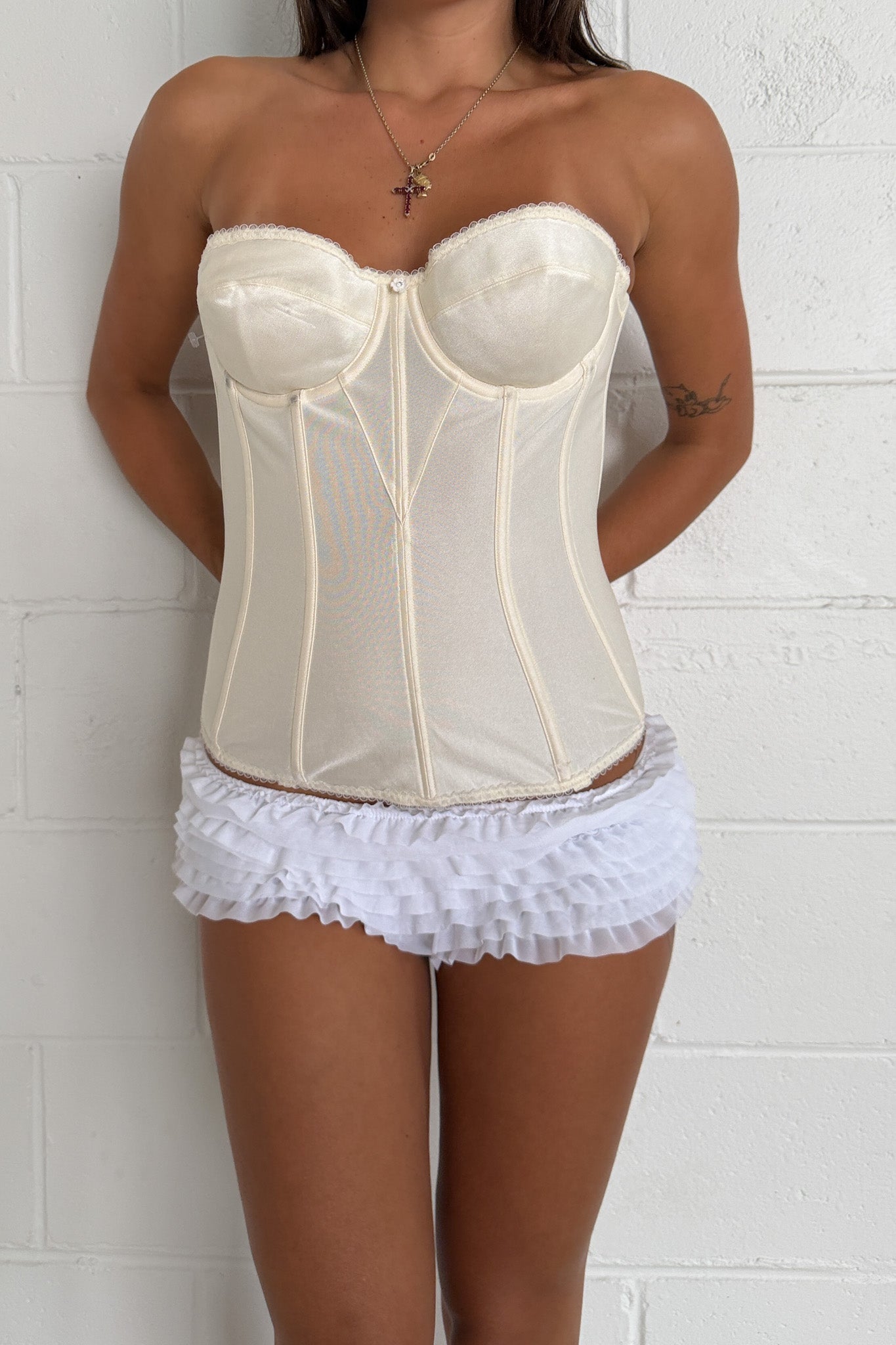 White satin corset ★ Size est small-medium