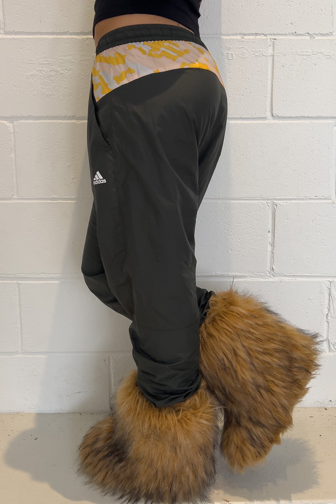 ADIDAS khaki + orange camo track pants ★ Size est small