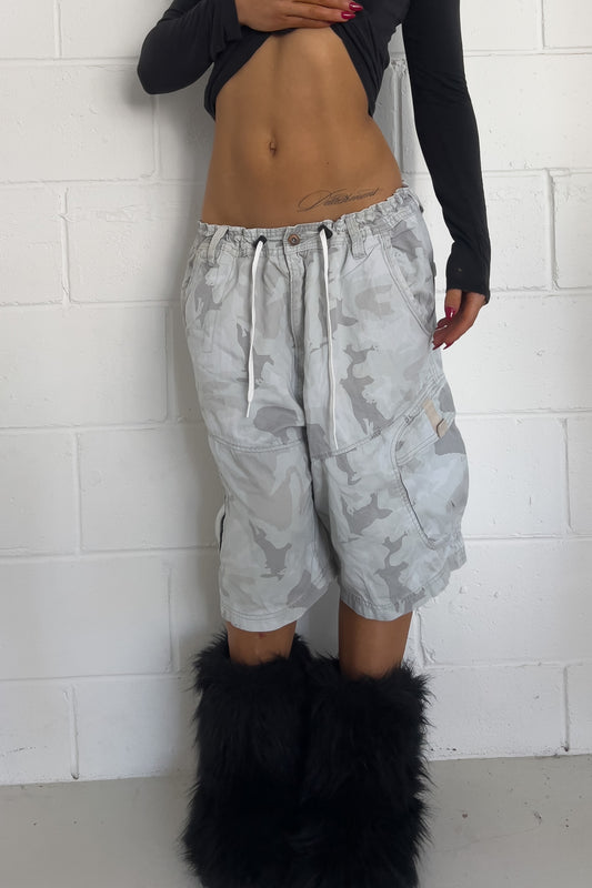 NEXT ISSUE white camo shorts ★ One size (Adjustable drawstring)