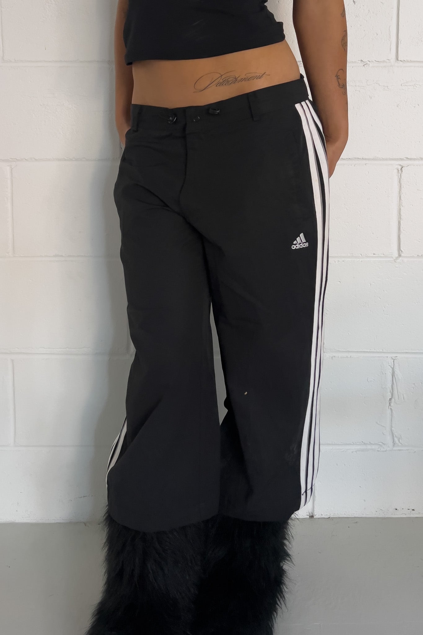 ADIDAS black + white track capris ★ Size labelled large (Adjustable drawstrings)