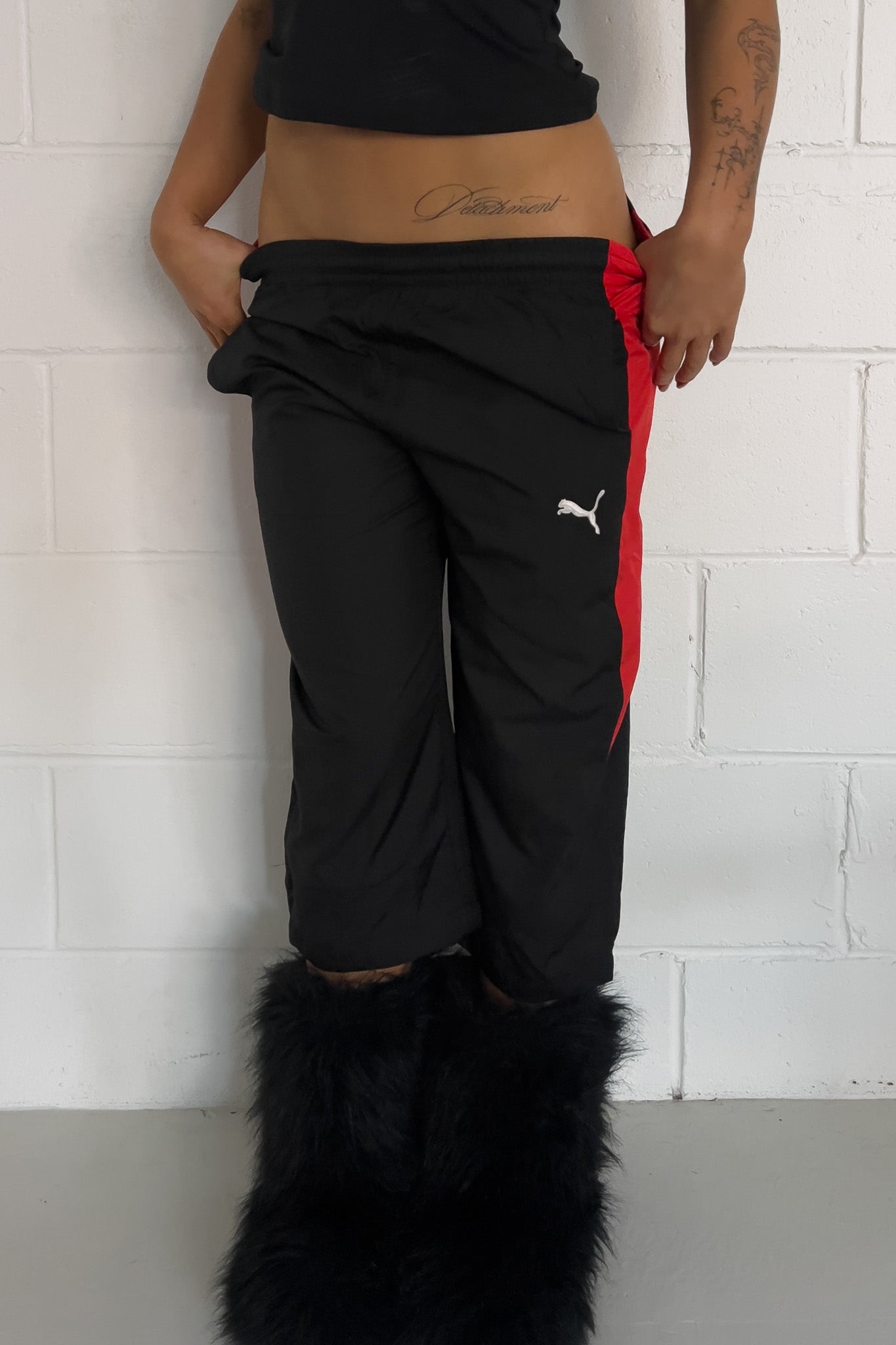 PUMA black + red track capris ★ Size labelled small