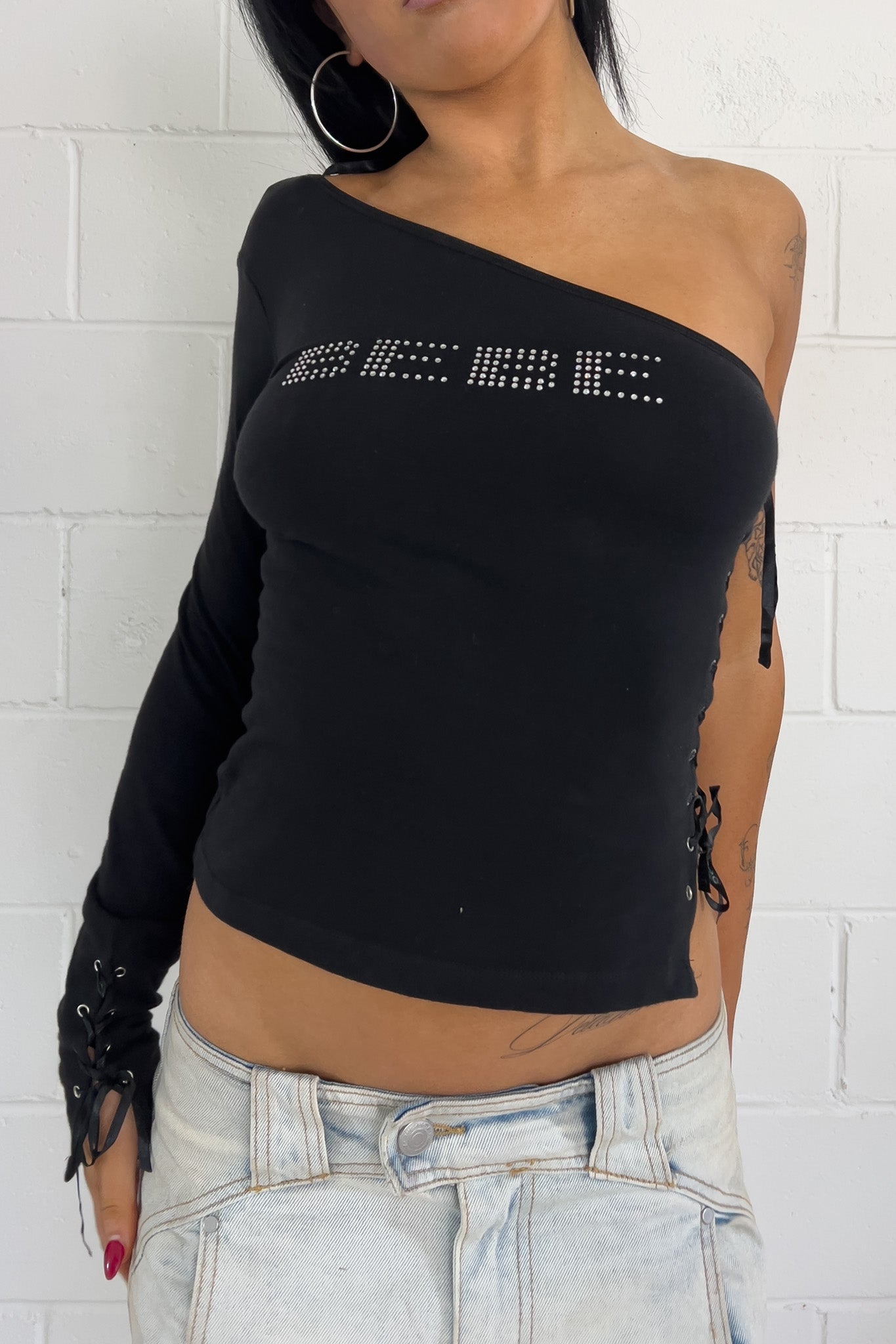 BEBE black + silver one arm top ★ Size labelled small