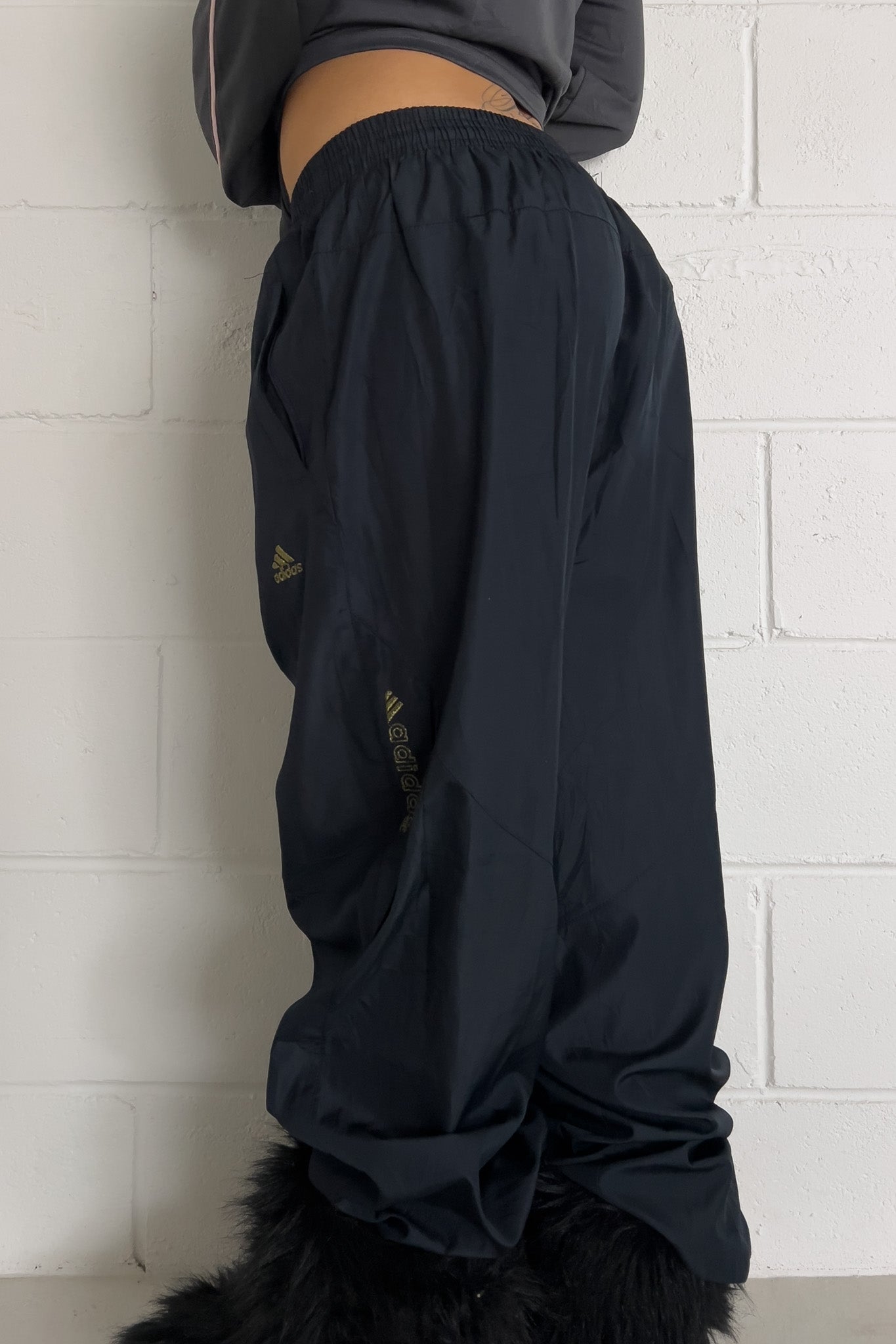ADIDAS Black + gold track pants ★ Size est small ( drawstrings)