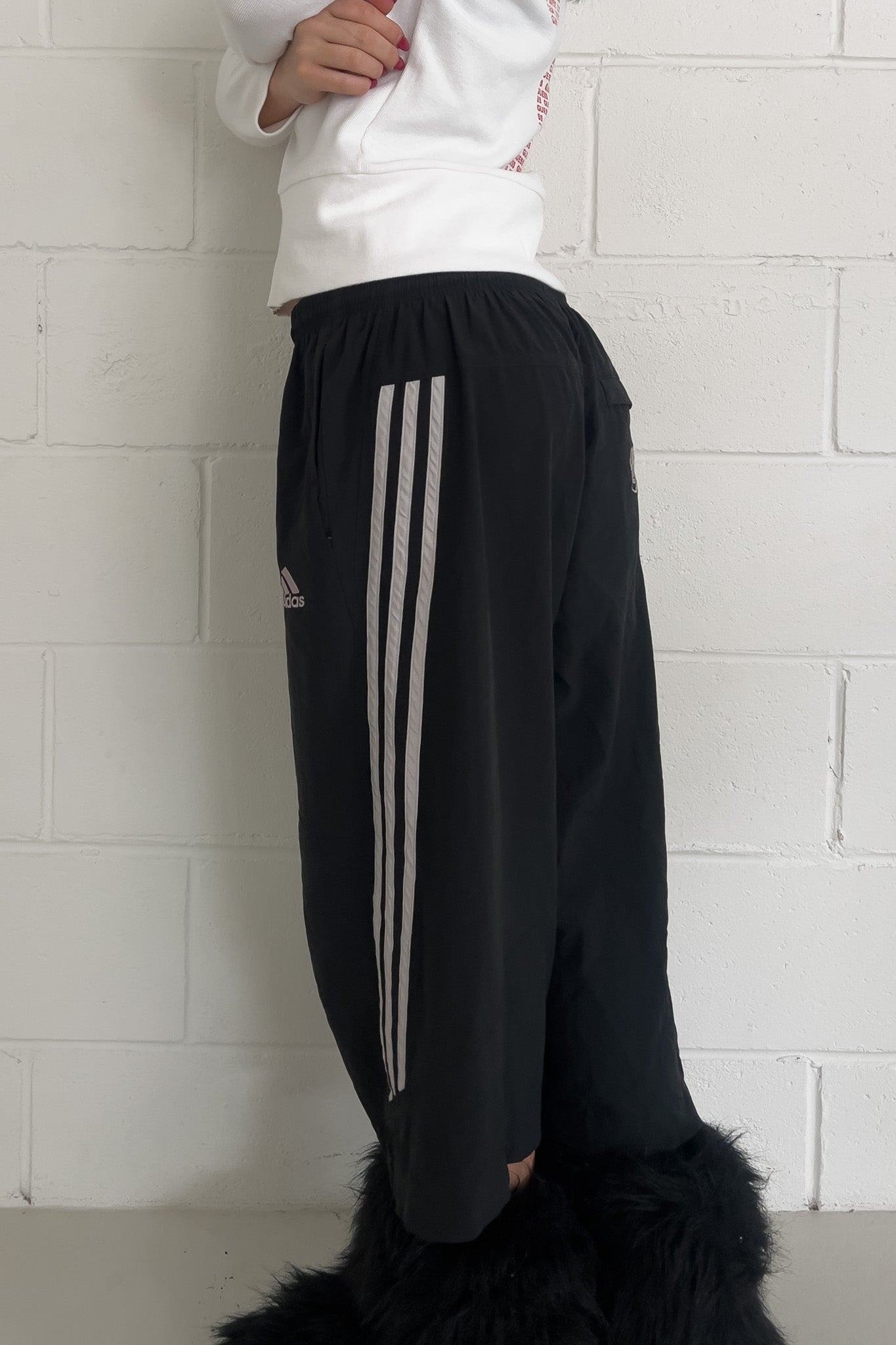ADIDAS black + grey  track capris ★ Size est medium (drawstrings)