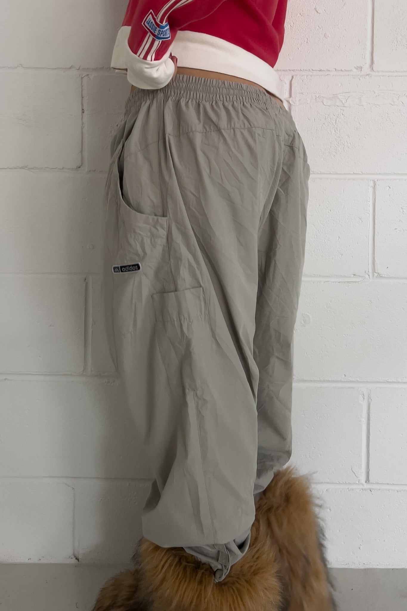 ADIDAS beige track capris ★ Size labelled Xlarge