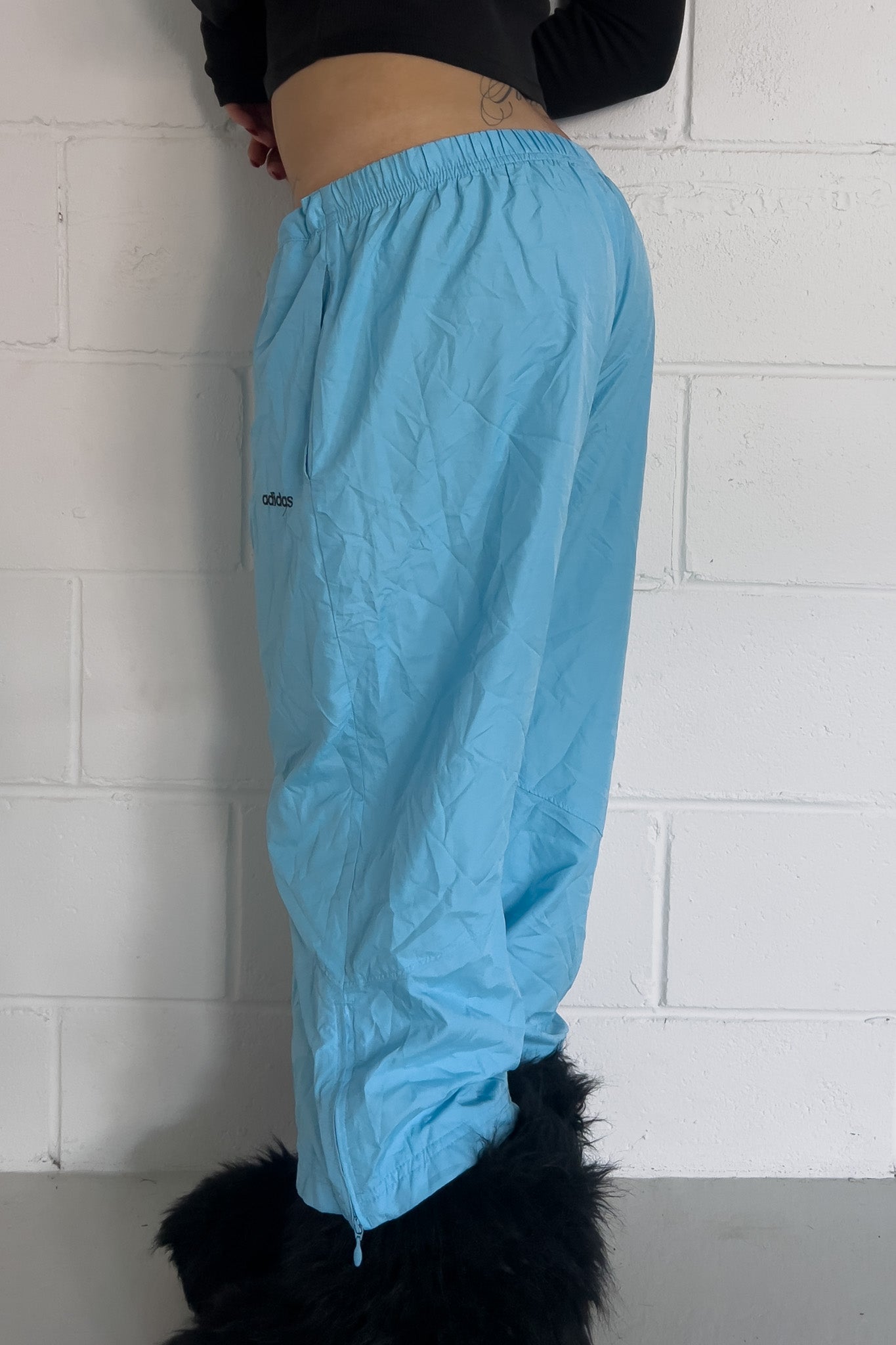 ADIDAS light blue track capris ★ Size labelled large