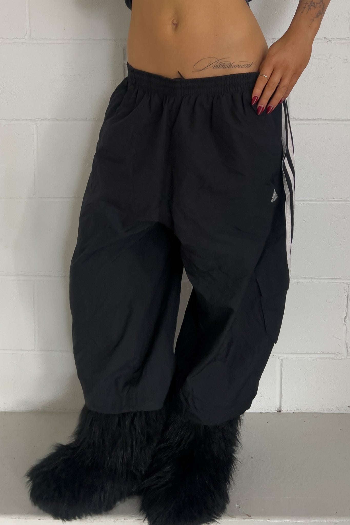ADIDAS black + grey track capris ★ Size labelled small