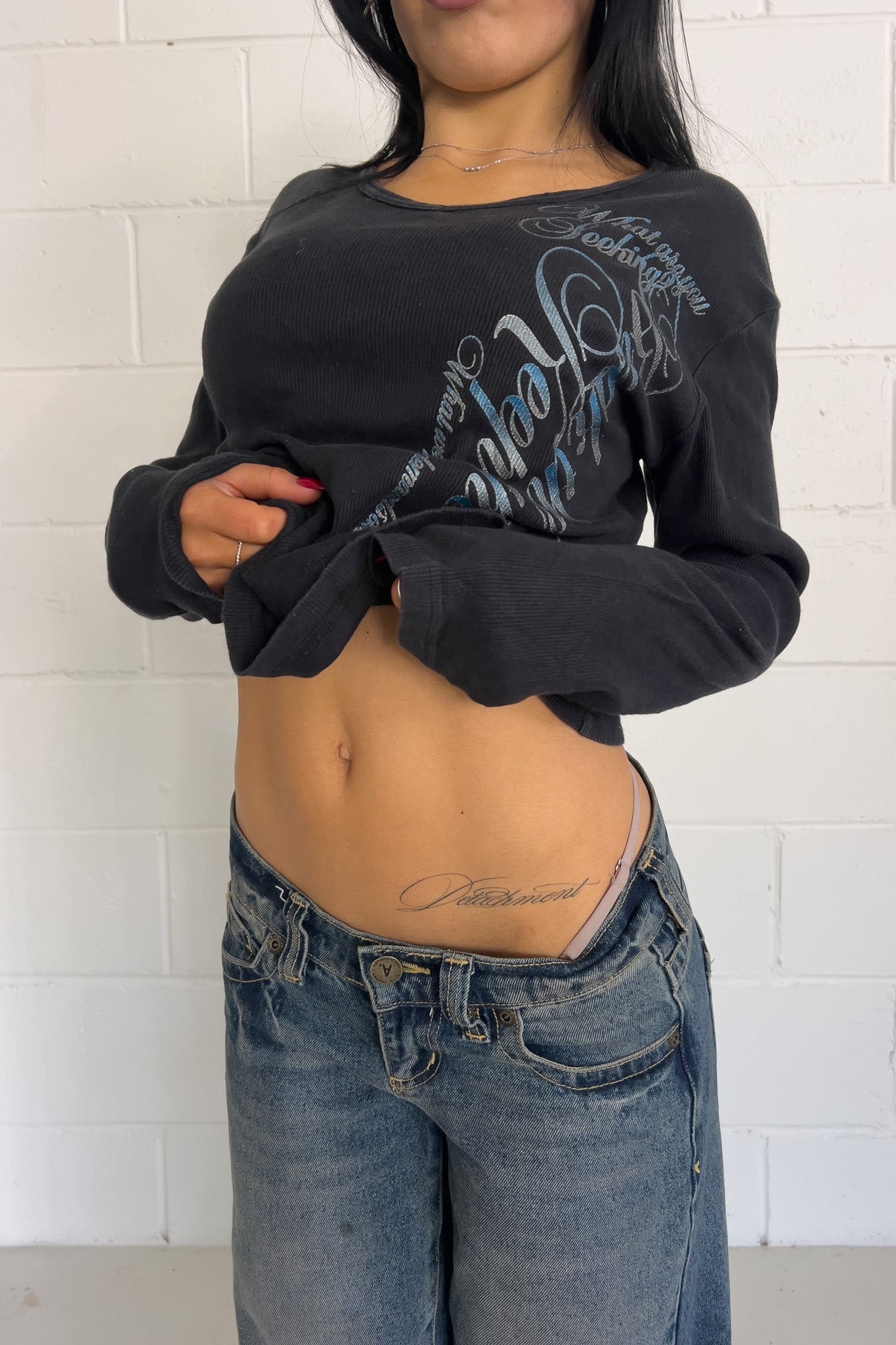 SOVES black cursive long sleeve   ★ Size labelled medium