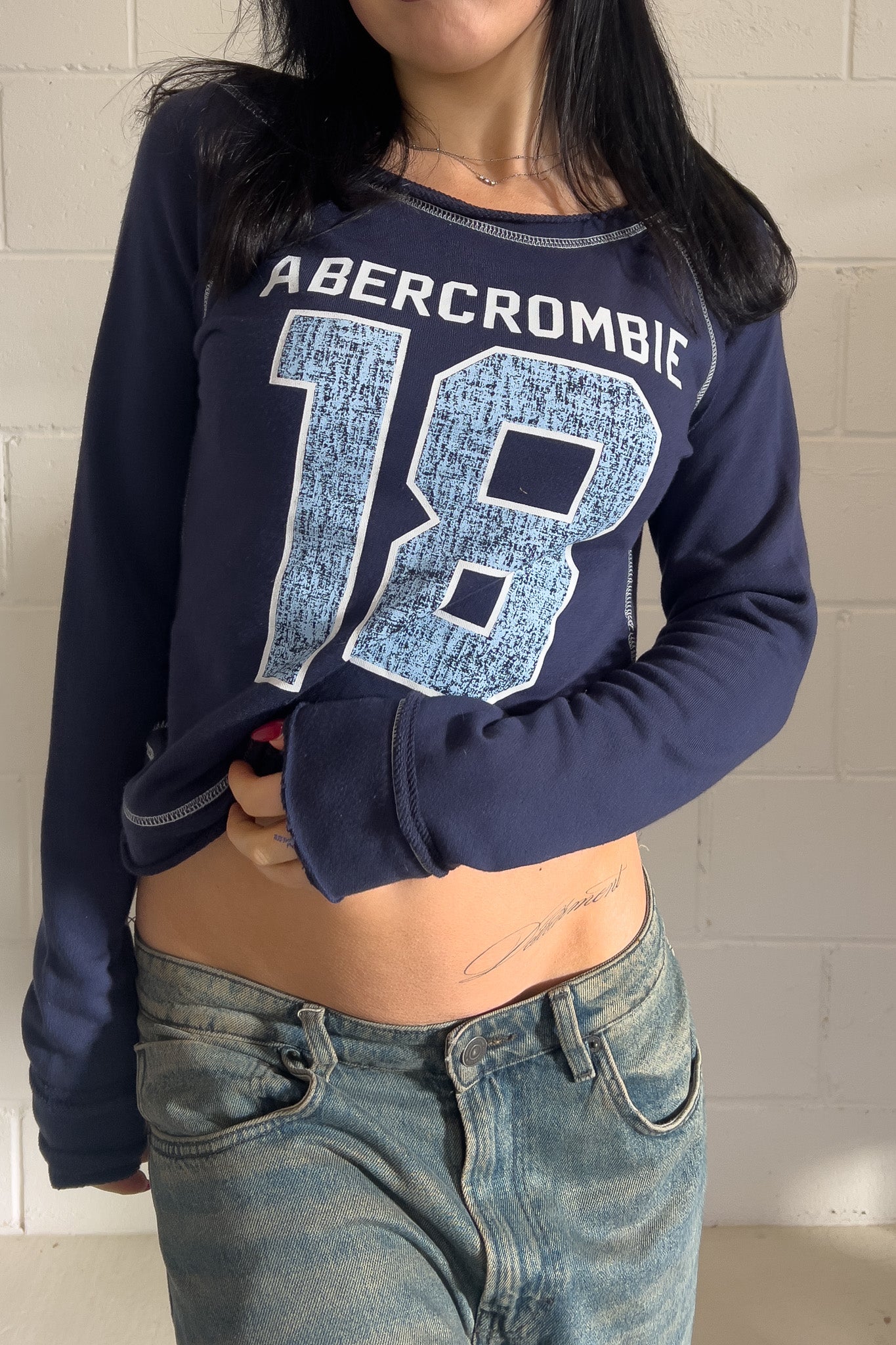 ABERCROMBIE navy off-shoulder crewneck top  ★ Size labelled large