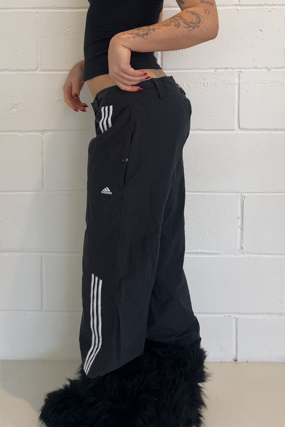 ADIDAS black + white track capris ★ Size labelled medium