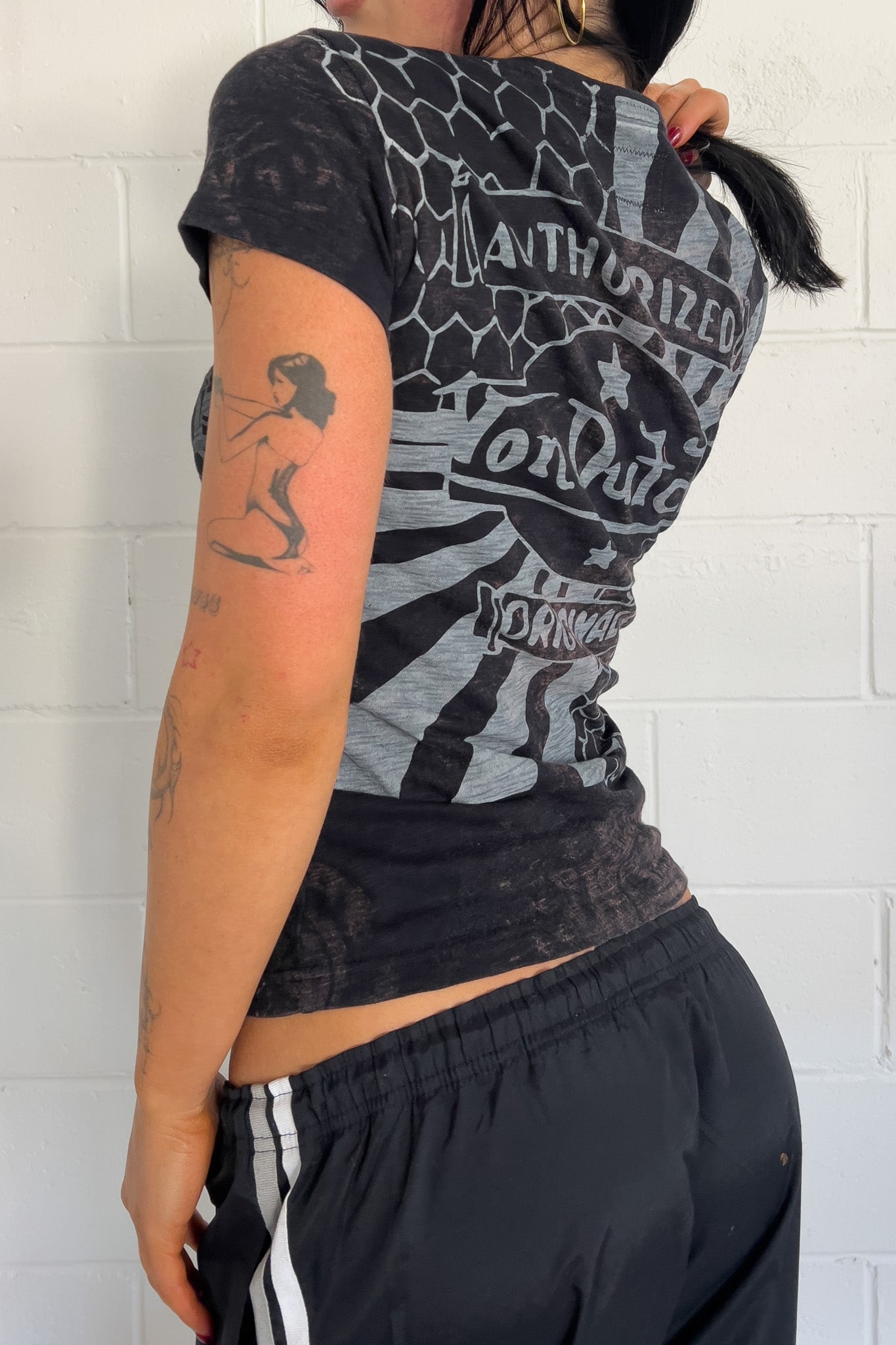 VONDUTCH black + grey graphic tee ★ Size labelled small