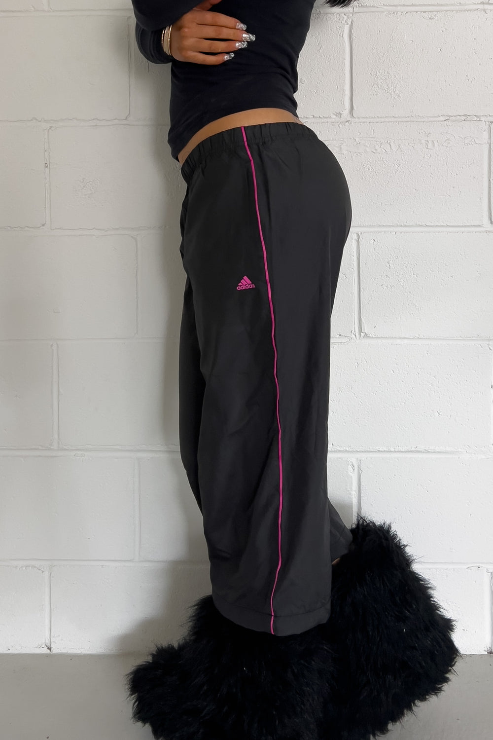 ADIDAS black + pink track capris ★ Size labelled medium