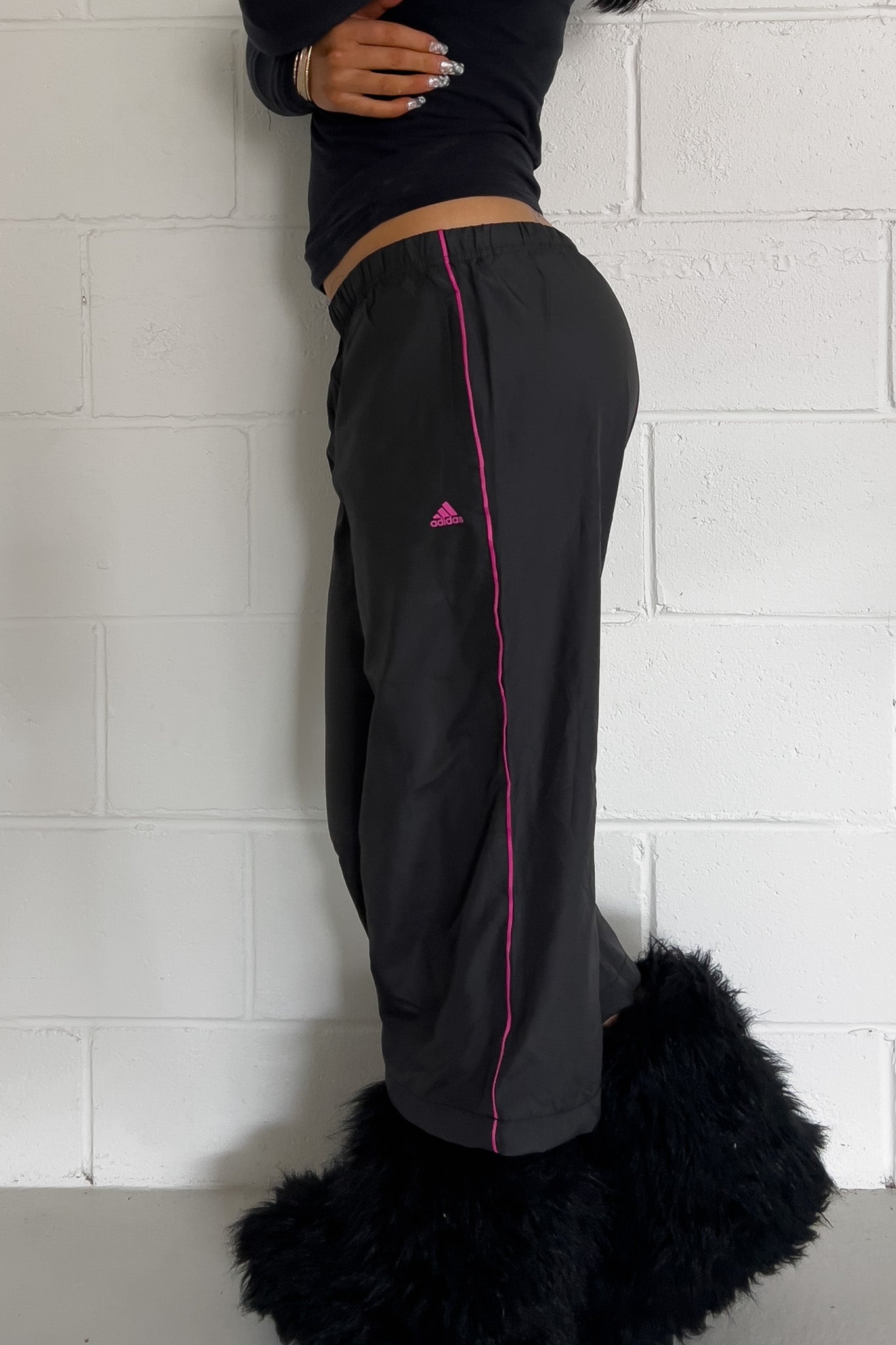 ADIDAS black + pink track capris ★ Size labelled medium