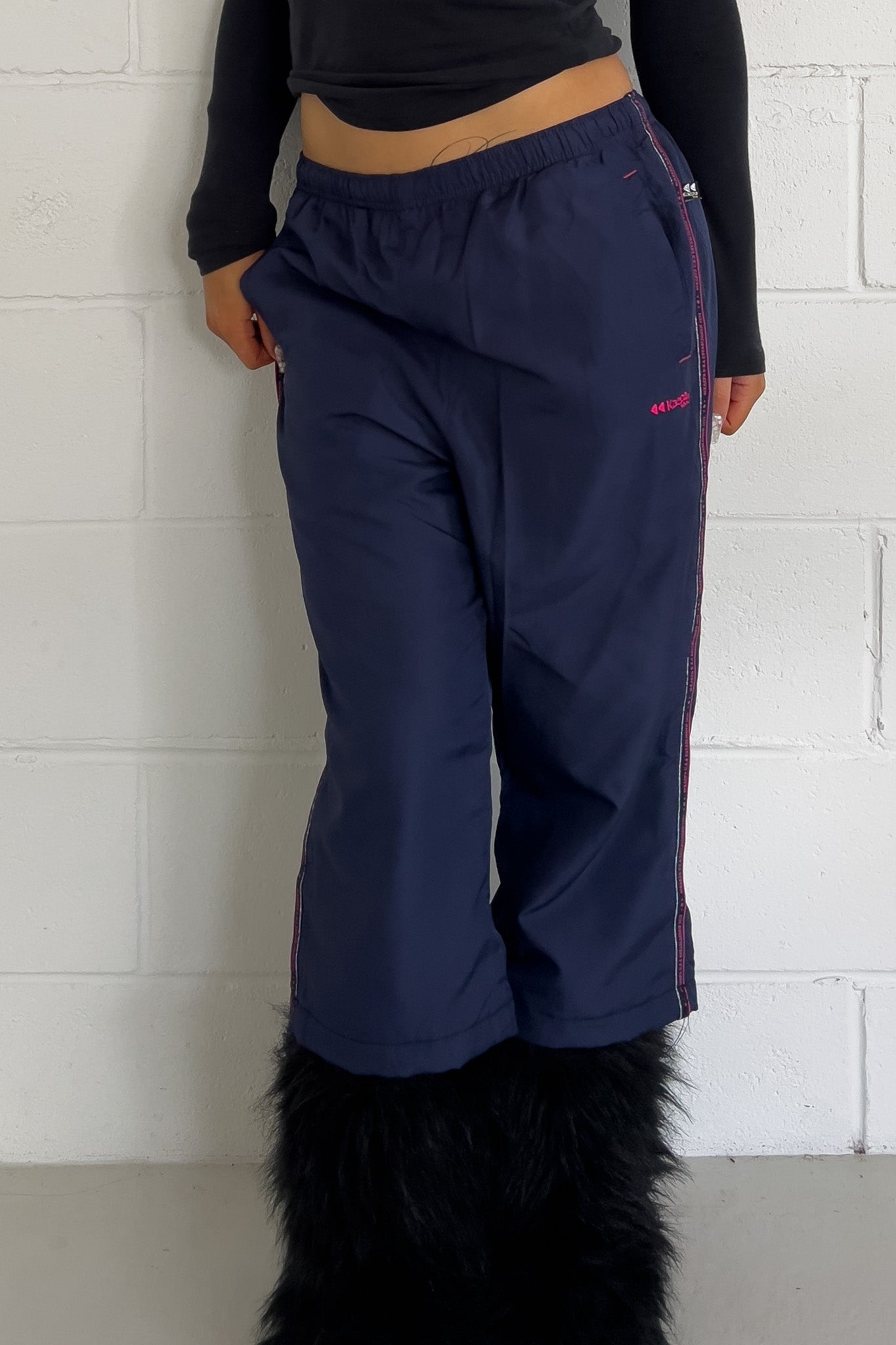 KAEPA navy + pink track capris ★ Size labelled large