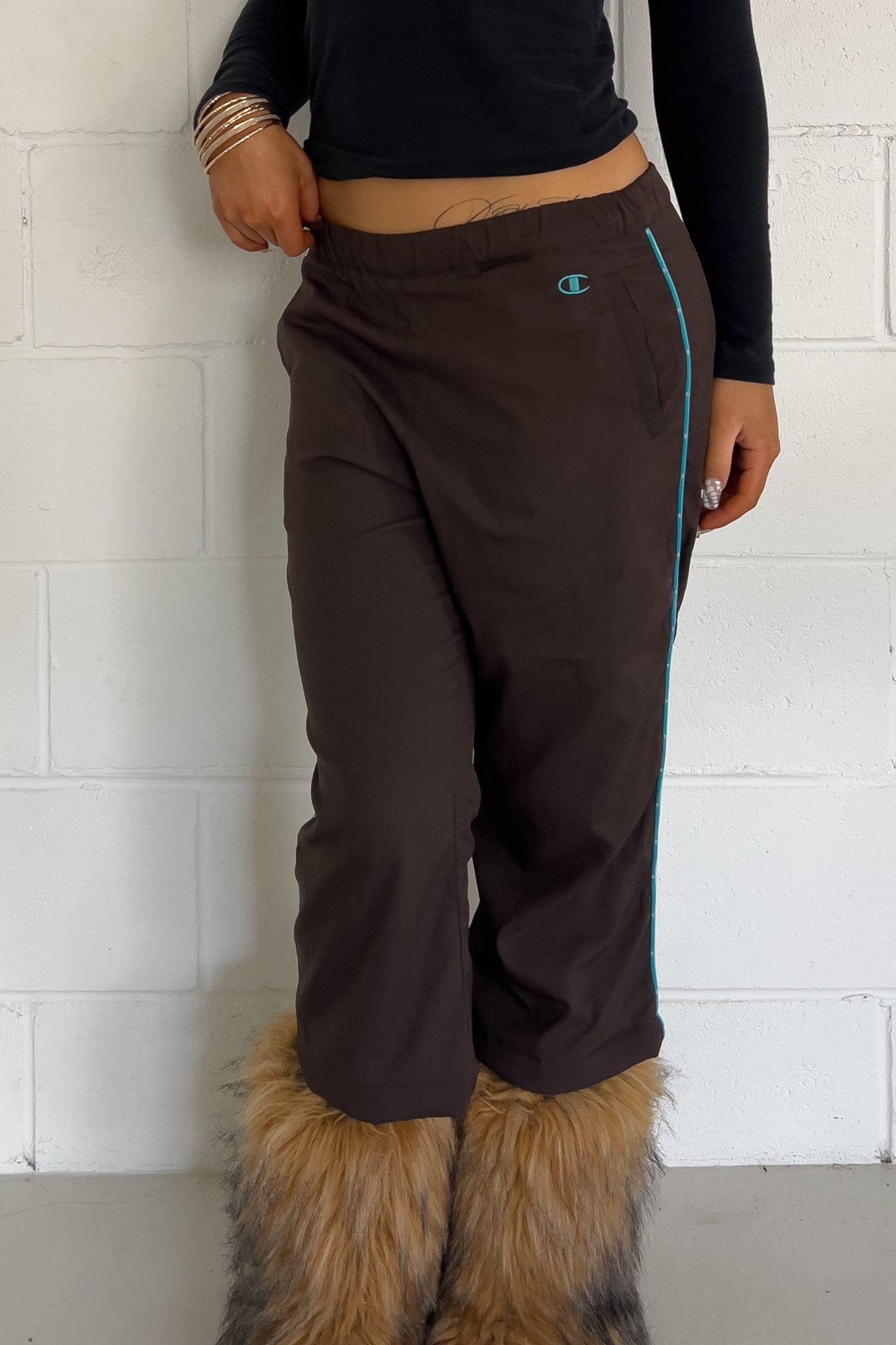 CHAMPION brown + blue track capris ★ Size labelled medium