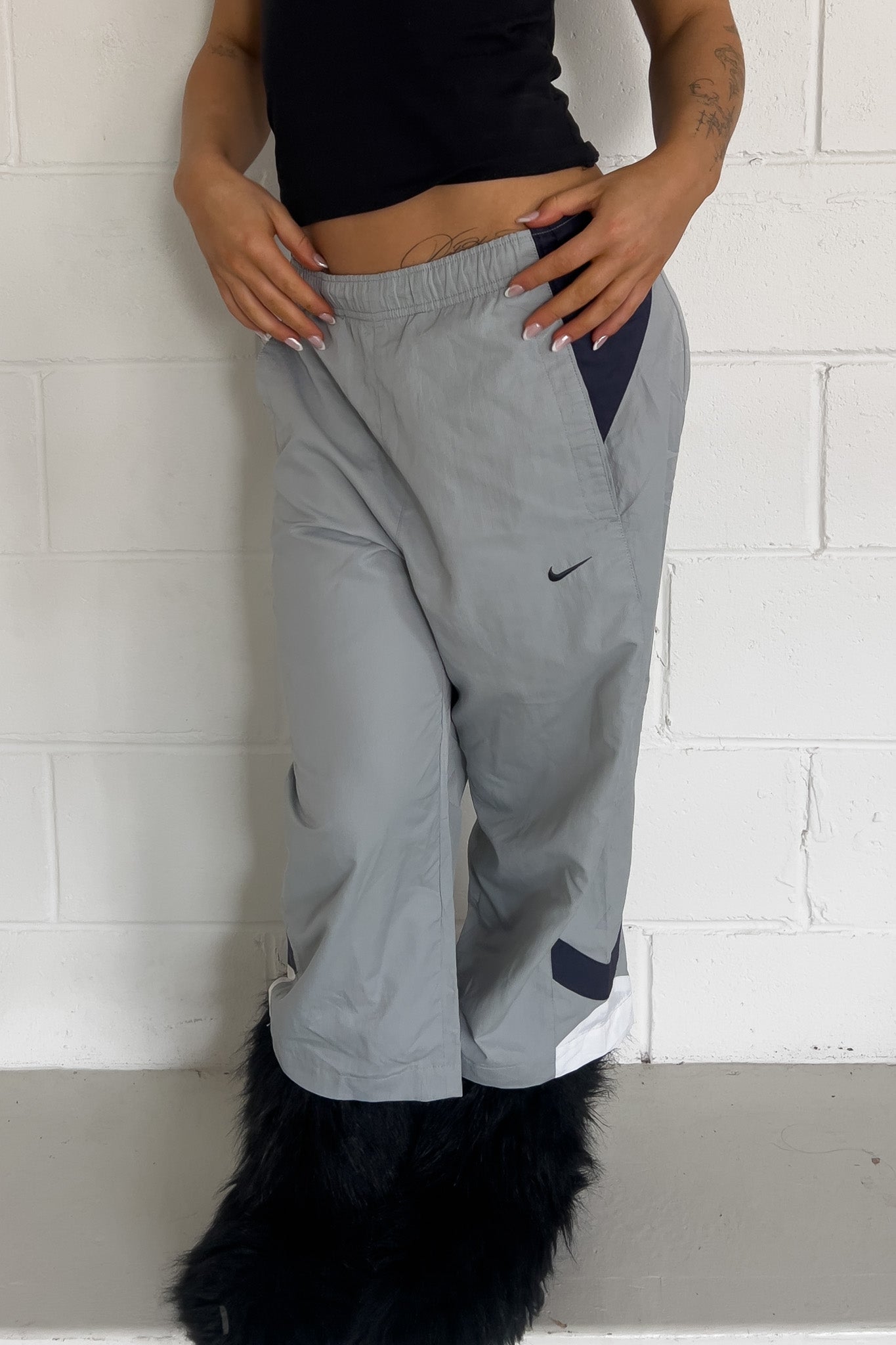 NIKE grey track capris ★ Size labelled medium