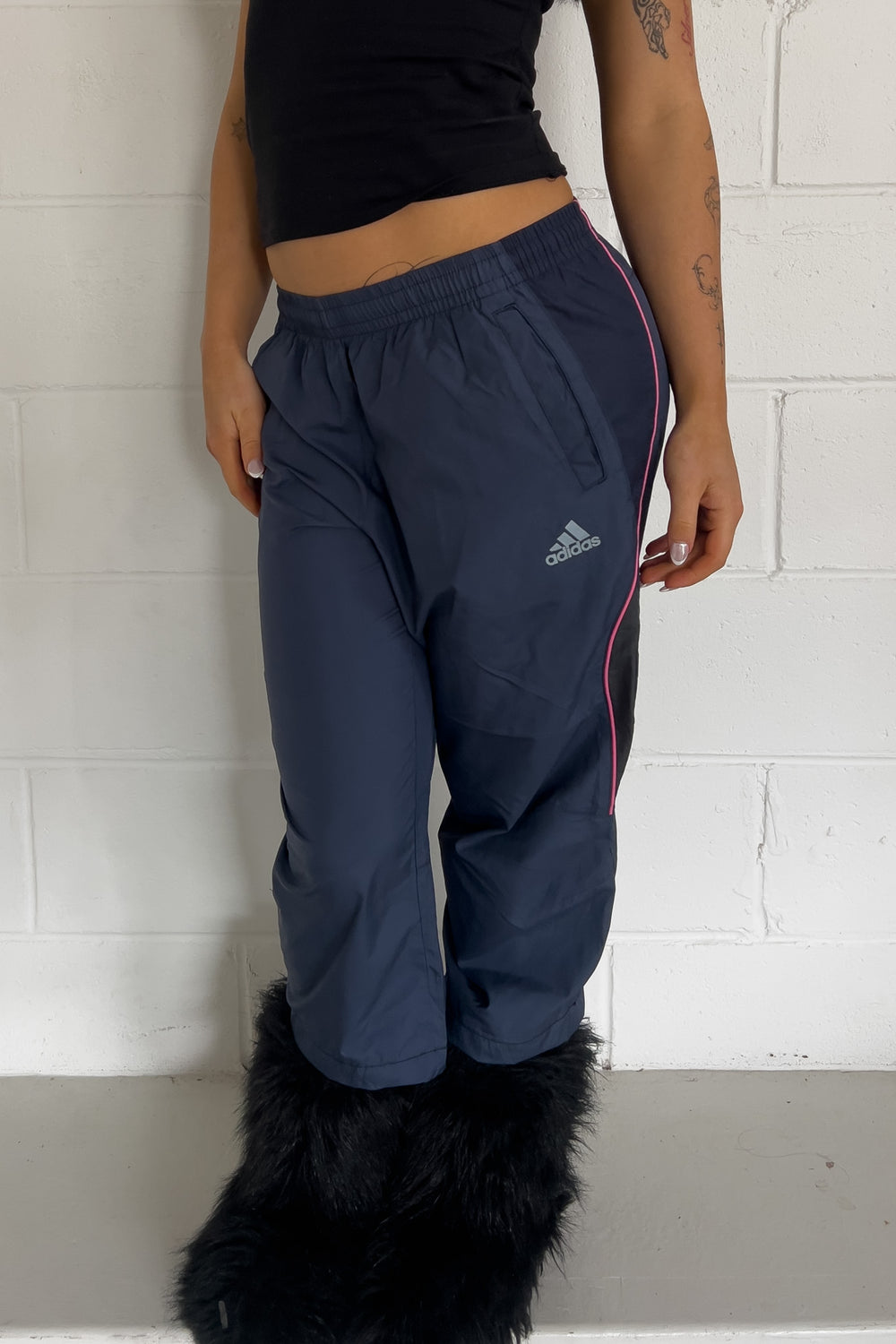 ADIDAS navy + pink stripe track capris ★ Size labelled 12