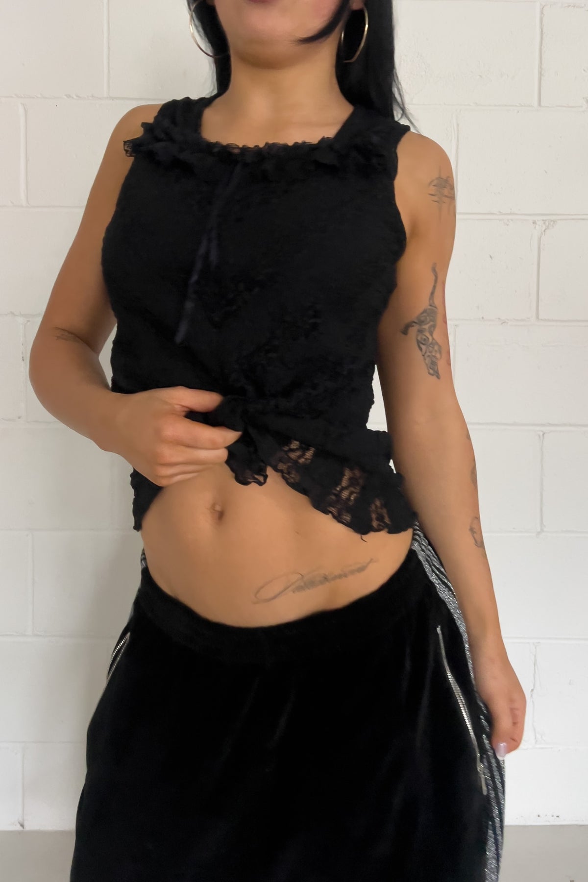 Black festival lace top ★ Size est large