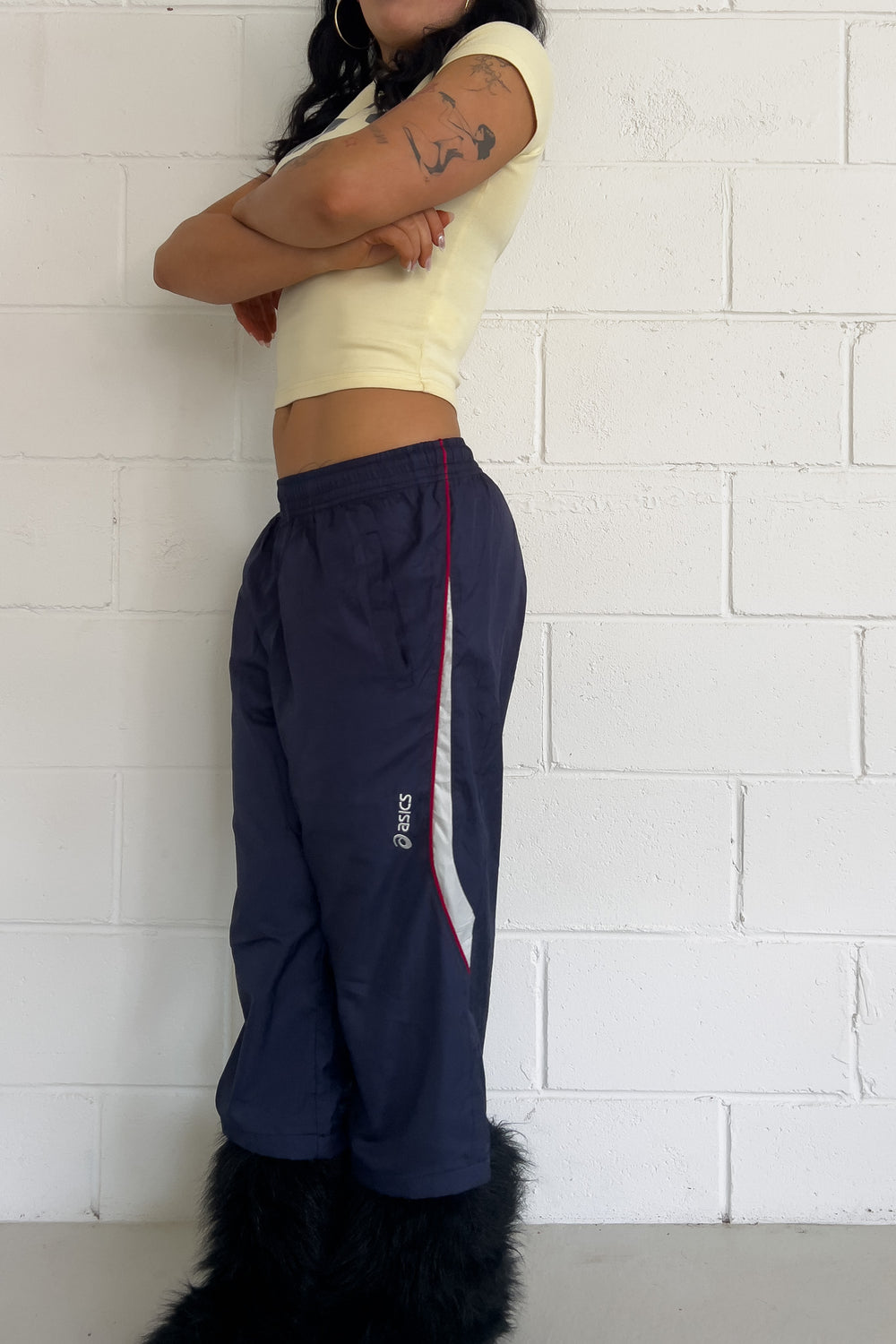 ASICS navy + red track capris ★ Size labelled medium