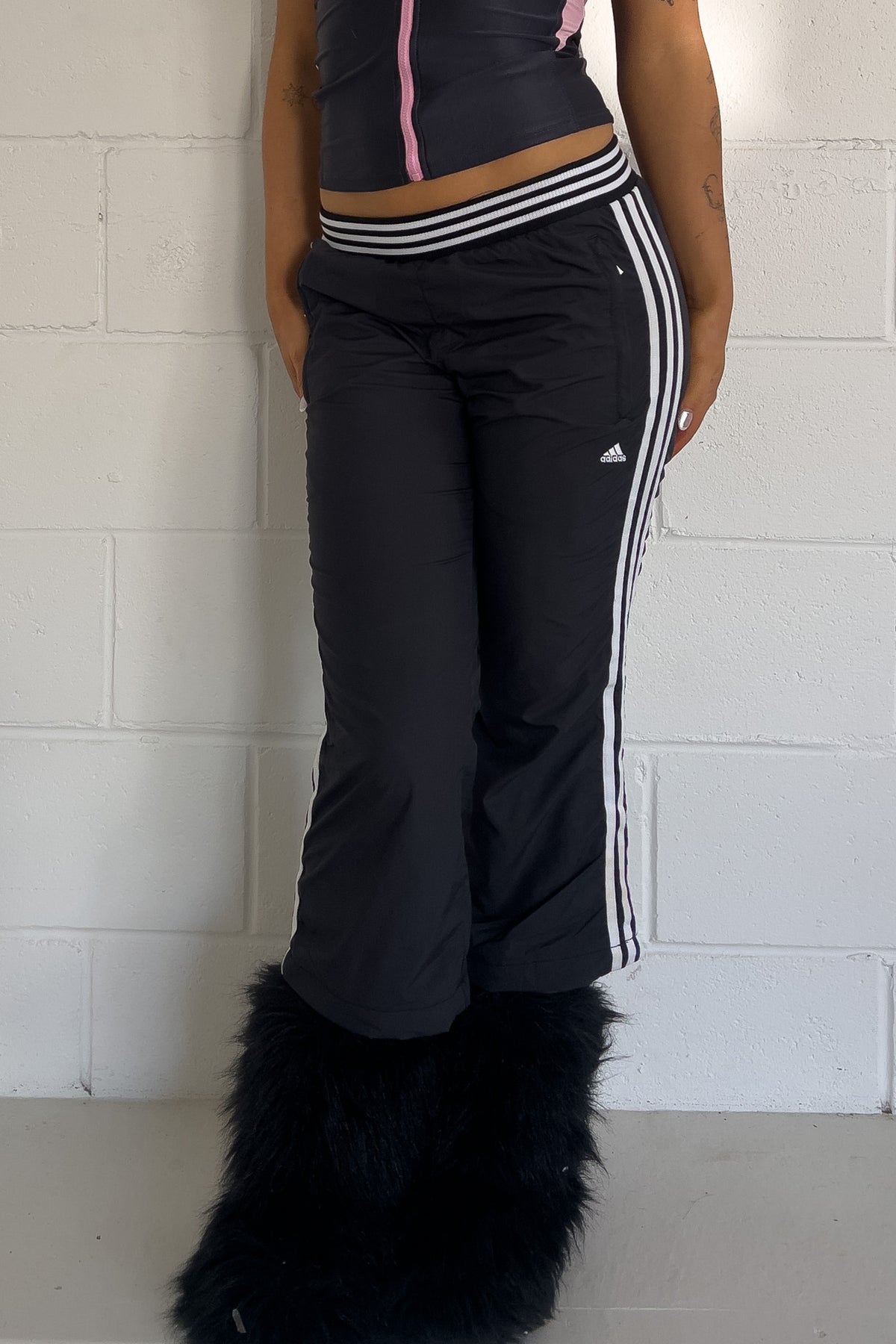 ADIDAS black + white track capris ★ Size est small