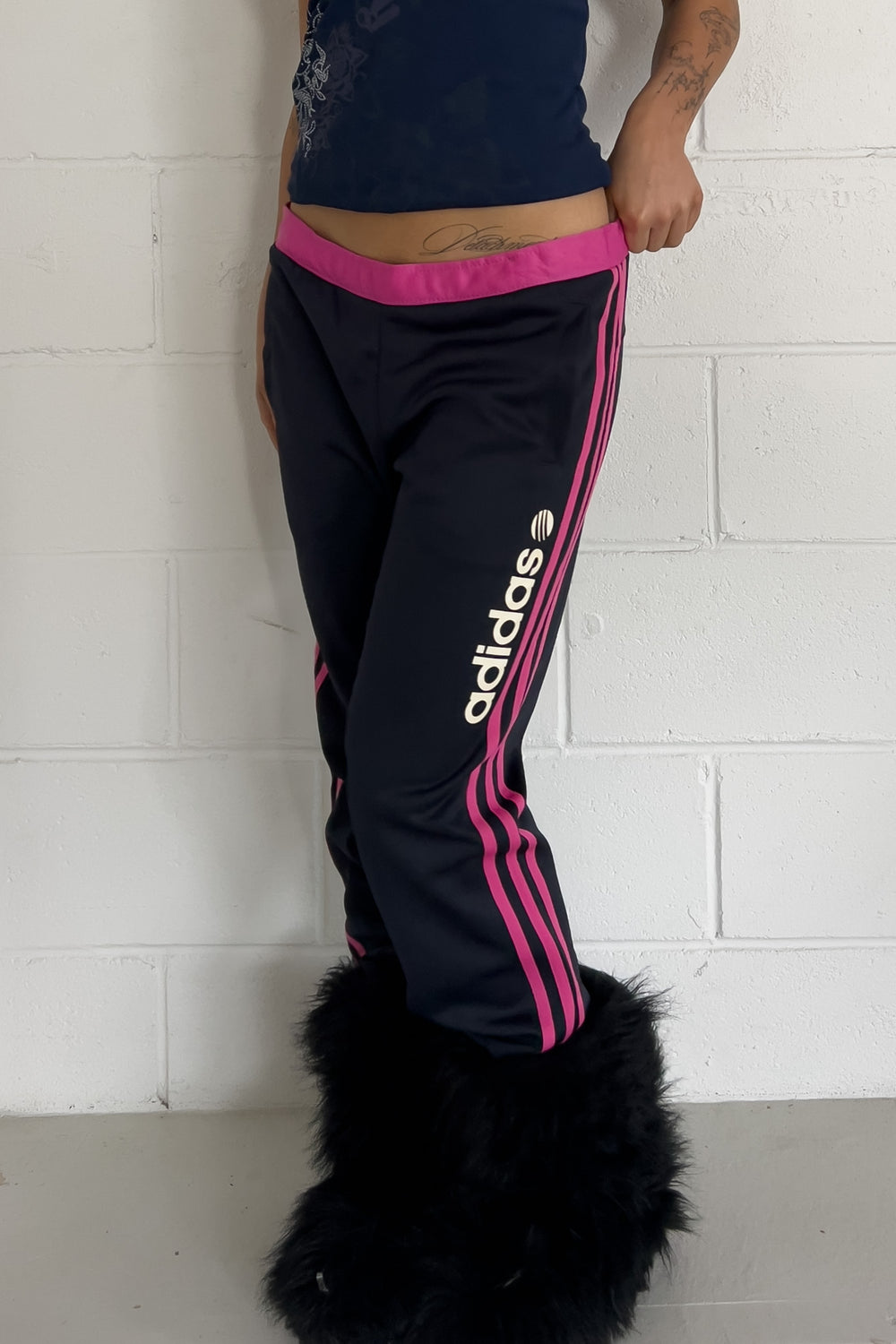 ADIDAS pink & navy stripe  trackpants ★ Size labelled M (J)