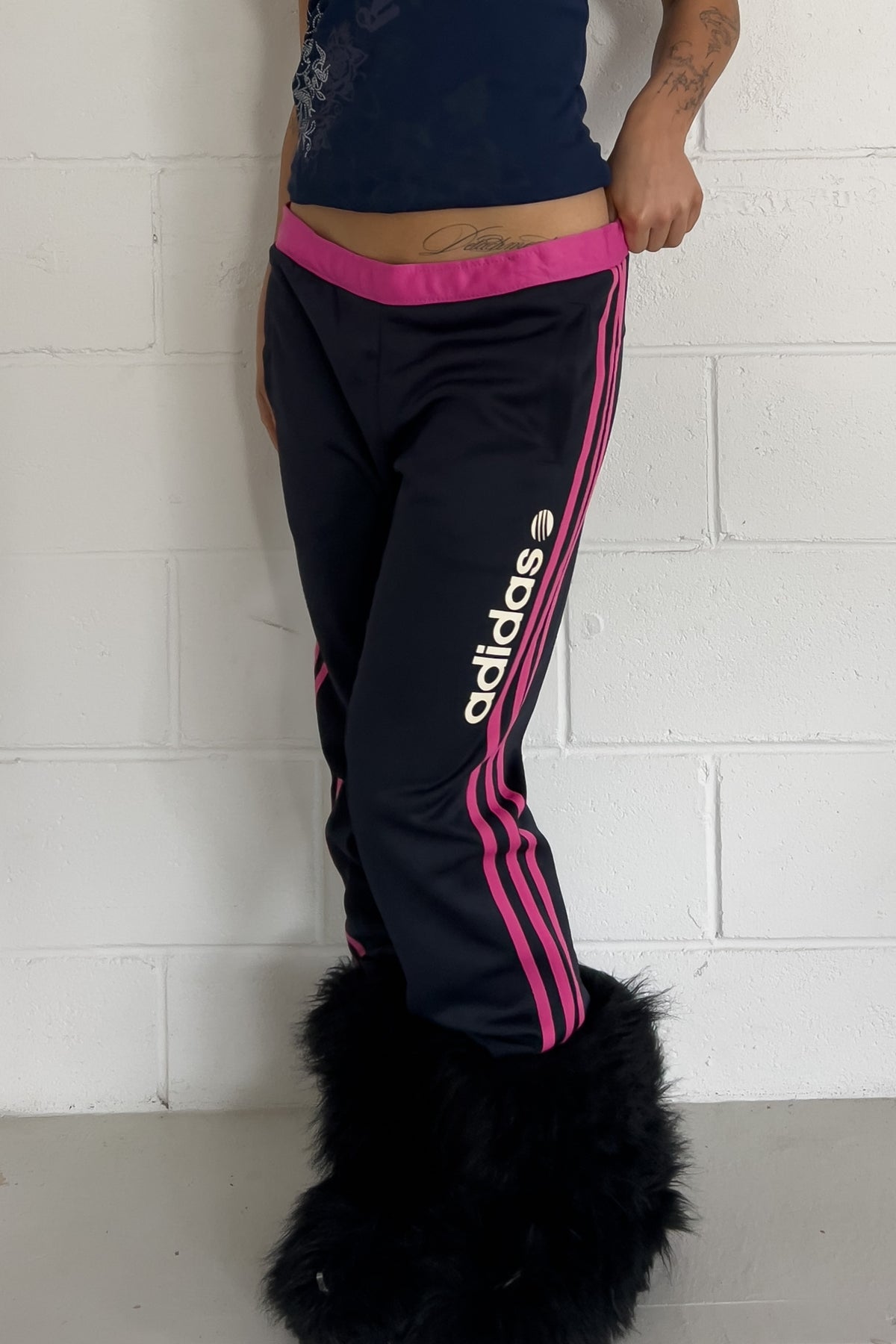 ADIDAS pink & navy stripe  trackpants ★ Size labelled M (J)