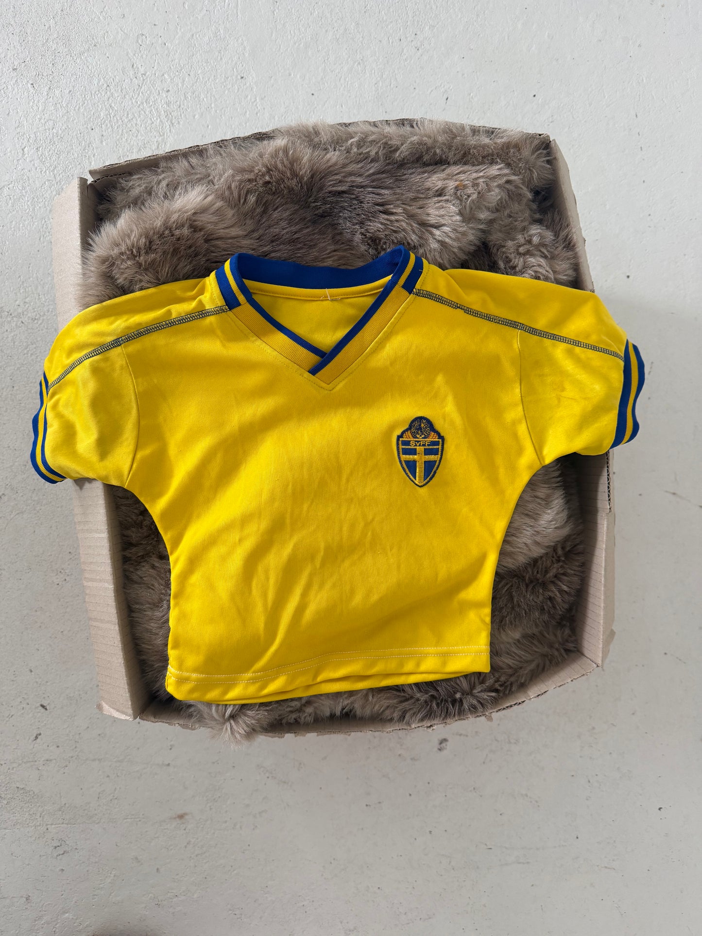 SVFF yellow + blue cropped jersey ★ Size est small