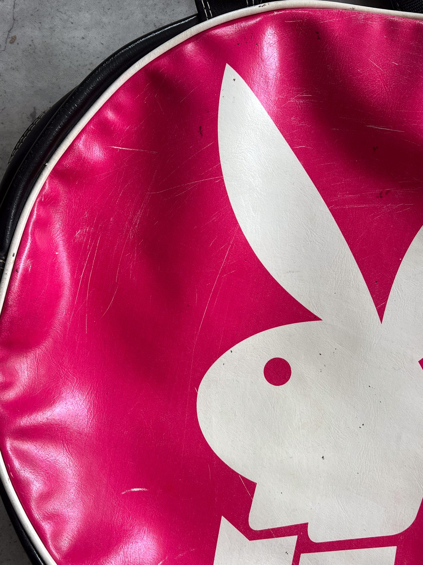 PLAYBOY circular hot pink bag ★